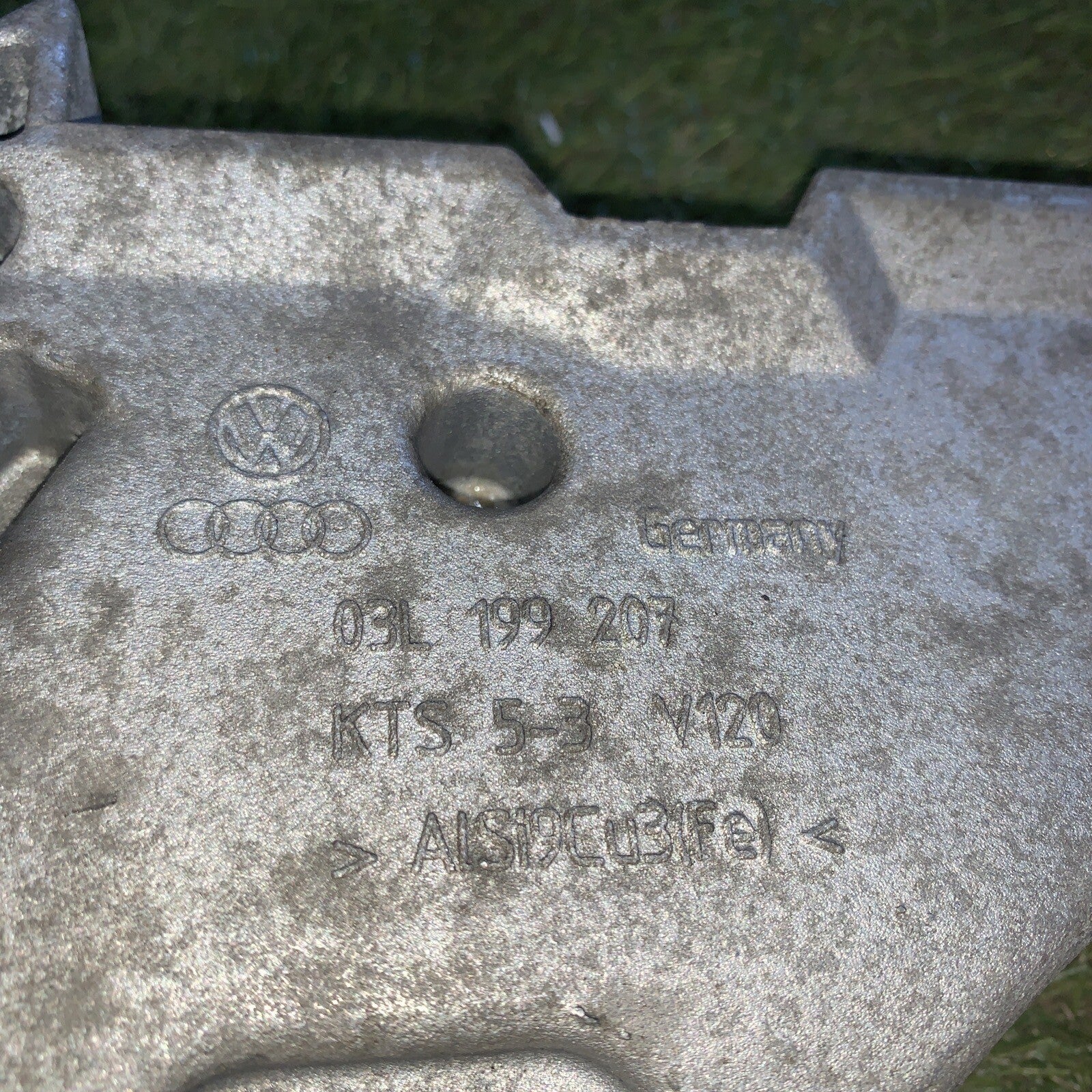 03L199207 SUPPORTO MOTORE LATO DX AUDI Q3-A3-TT 2.0 TDI 2