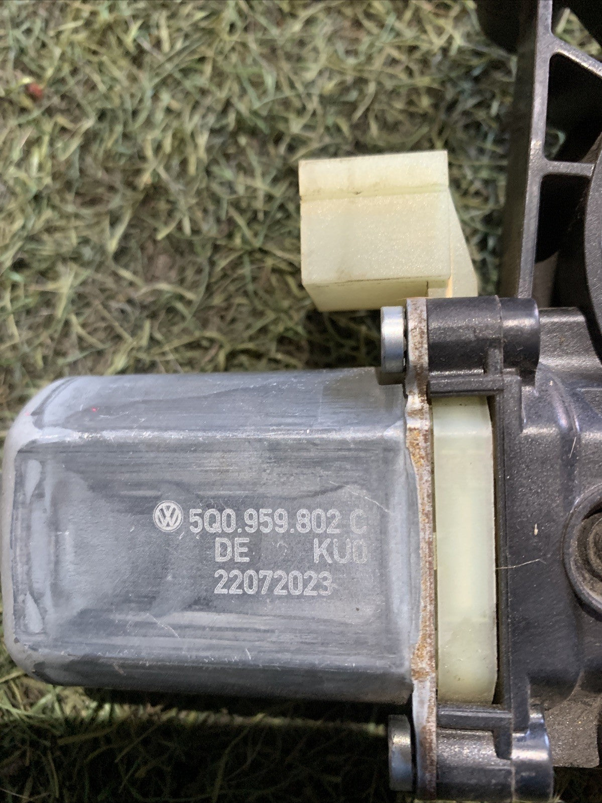Motorino alzavetro porta anteriore Destro Volkswagen Tiguan 2020 5Q0959802C