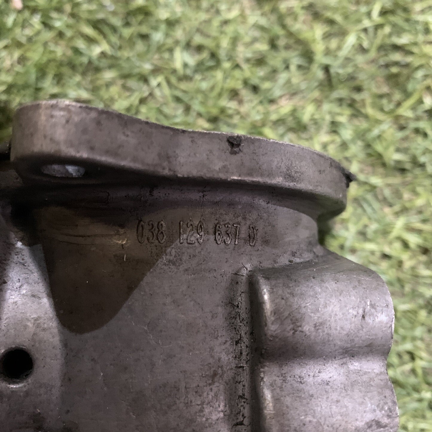 VALVOLA EGR VOLKSWAGEN GOLF 5 -  1.9 TDi ( 2003 > 2008 ) 038129637D ORIGINALE