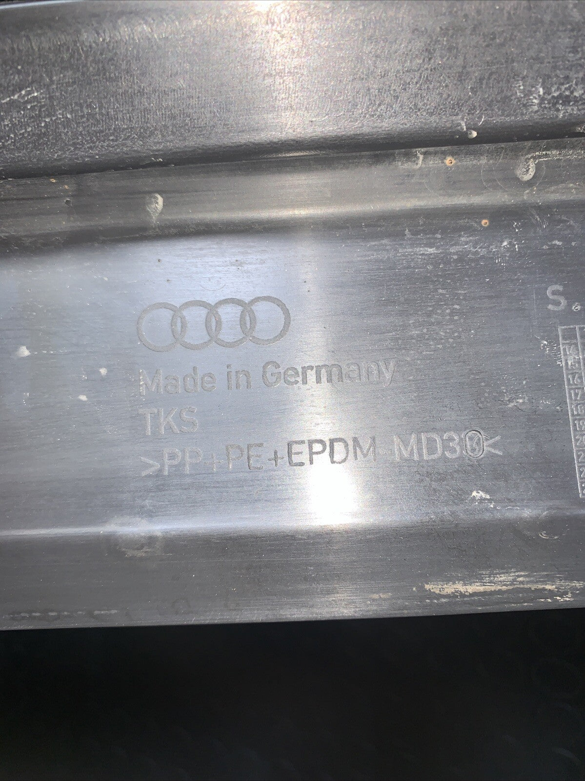 Minigonna Sotto Scocca Destra Audi Q7 2016 4M0825212