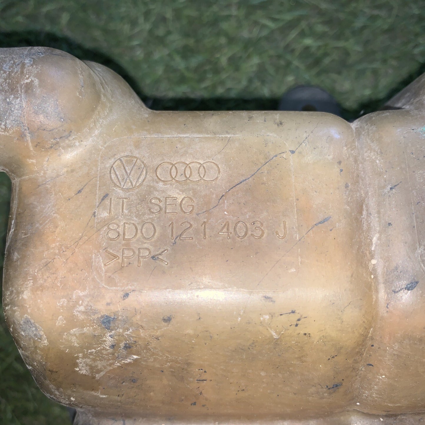 8D0121403J VASCHETTA ACQUA COMPENSAZIONE RADIATORE AUDI A4 1.9 D