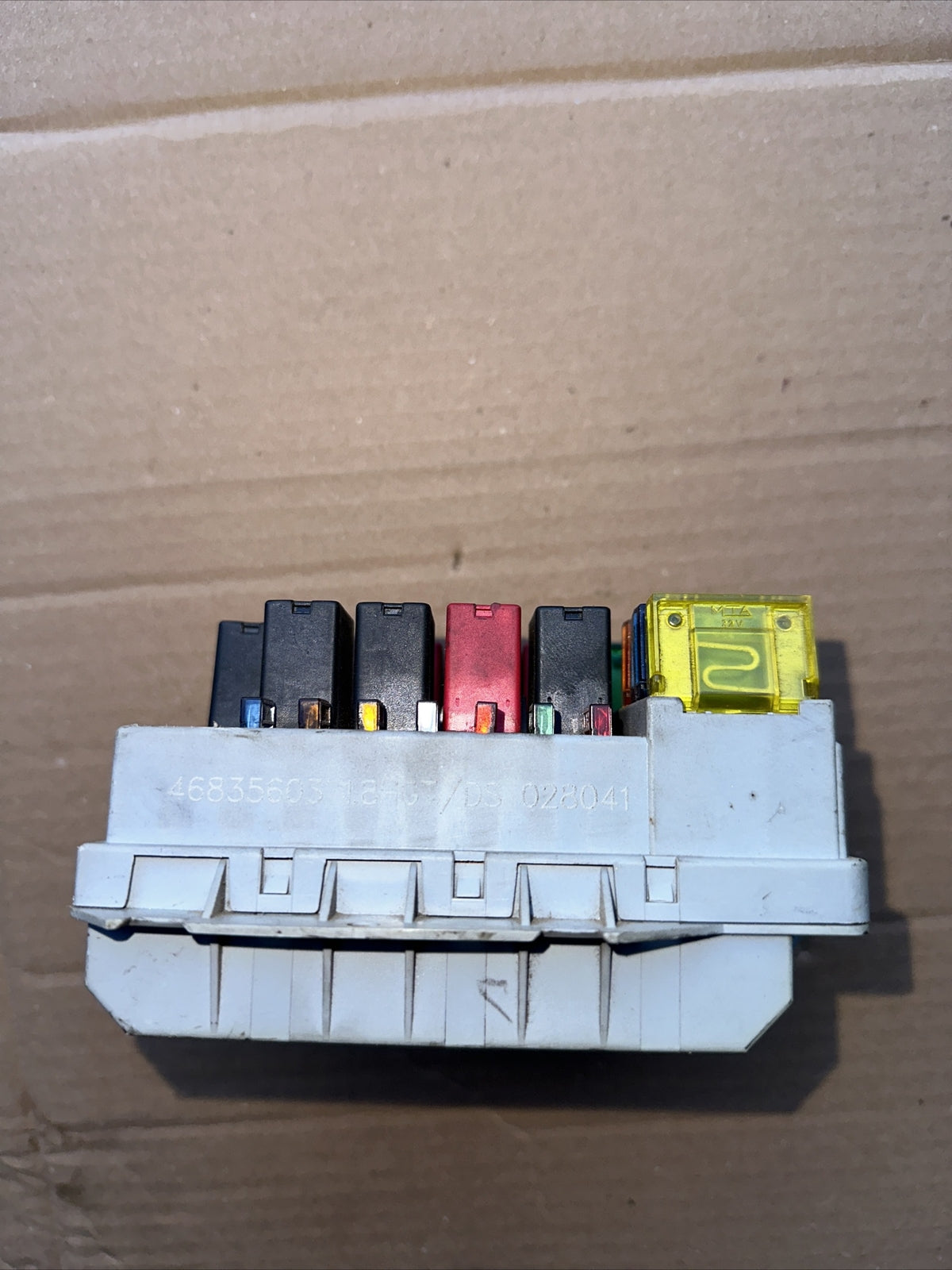 46835587 CENTRALINA PORTAFUSIBILI FUSIBILIERA FIAT PUNTO (188) 1.3 (2003\2007) 2