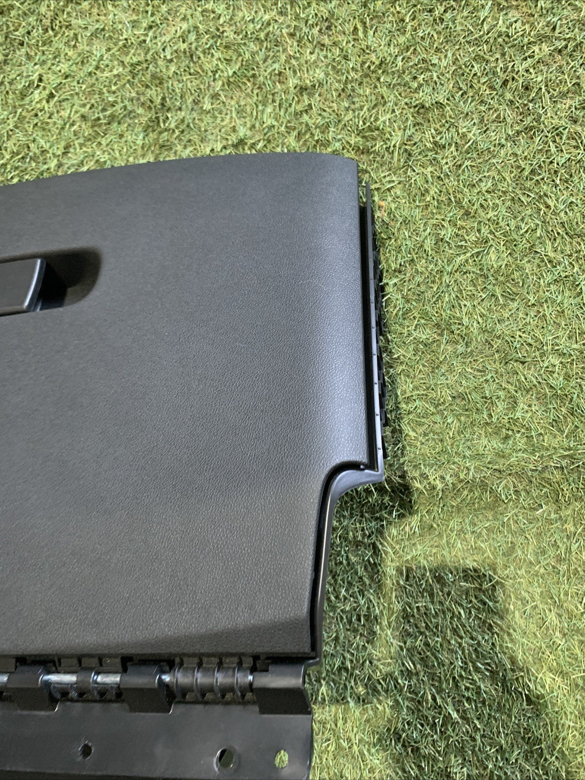 CASSETTO PORTA OGGETTI PER JEEP Avenger Serie 07357705310 (22>)