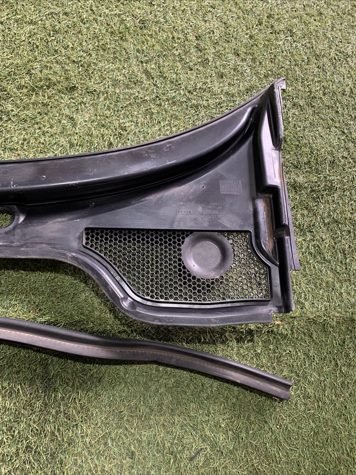 Griglia Gocciolatoio Anteriore Audi A3 8P 2008 8P1819415E