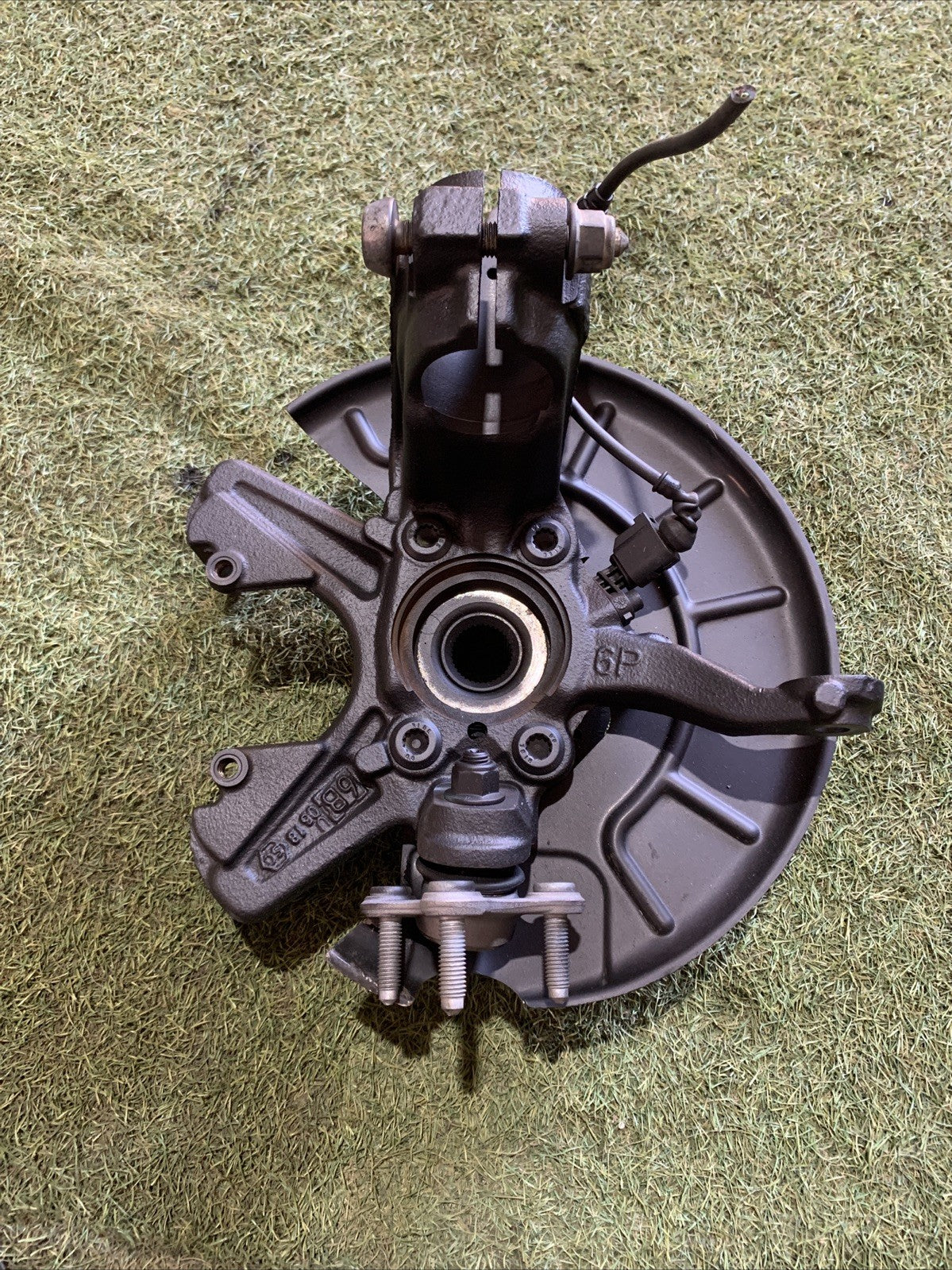 MOZZO MONTANTE FUSELLO ANTERIORE DESTRO VOLKSWAGEN GOLF 5 1.9 DIESEL 1K0407256P