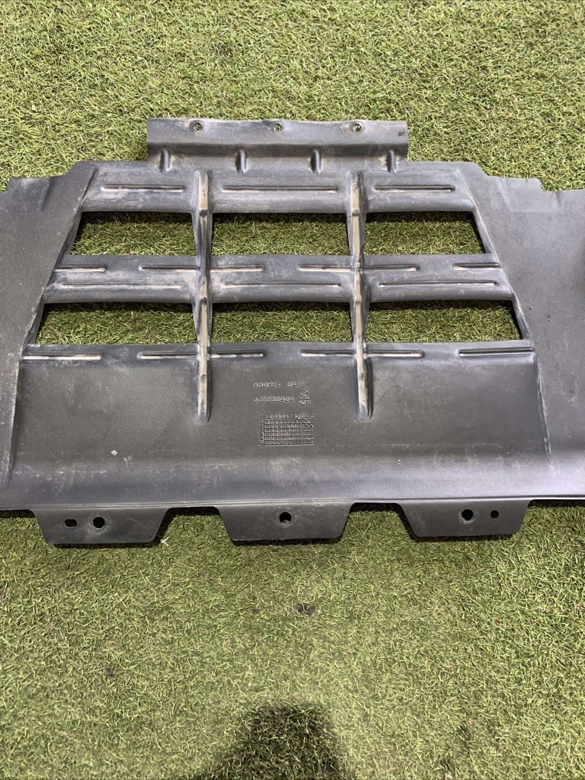 Protezione Sottoparaurti Anteriore Maserati Levante 670032424