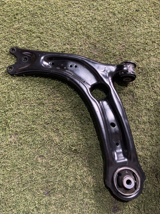 BRACCIO OSCILLANTE ANTERIORE SINISTRO VOLKSWAGEN TIGUAN 1.6 D 3Q0407151E 2016