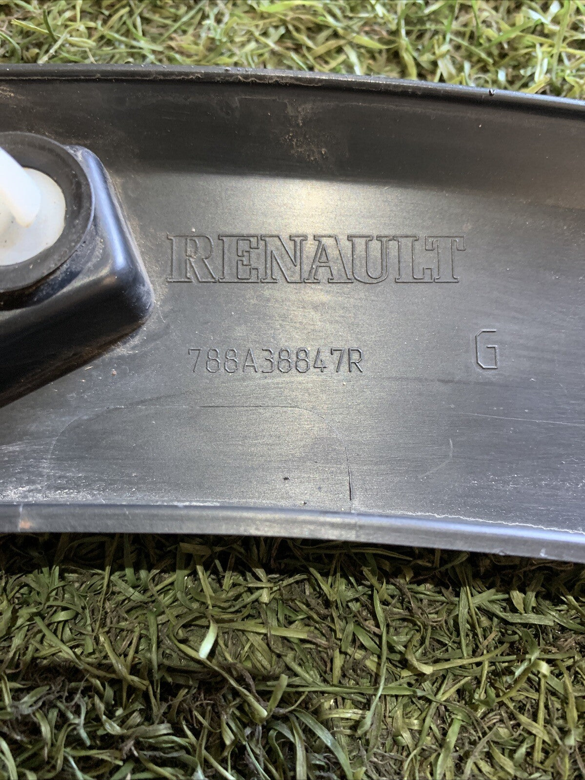 MODANATURA PARAFANGO POST SX PER RENAULT Captur Serie 788A38847R (13>)