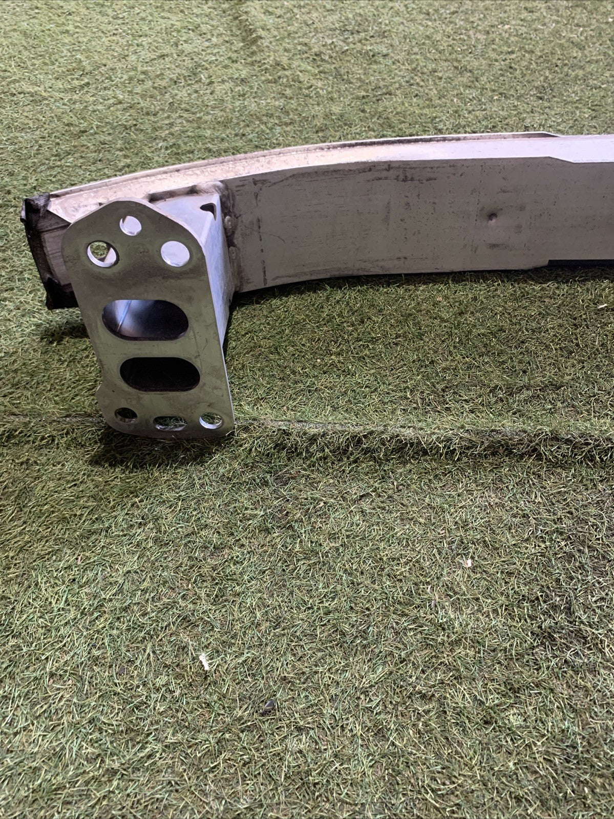 TRAVERSA PARAURTI ANTERIORE Alfa Romeo Giulietta (940) 2012 51805761.
