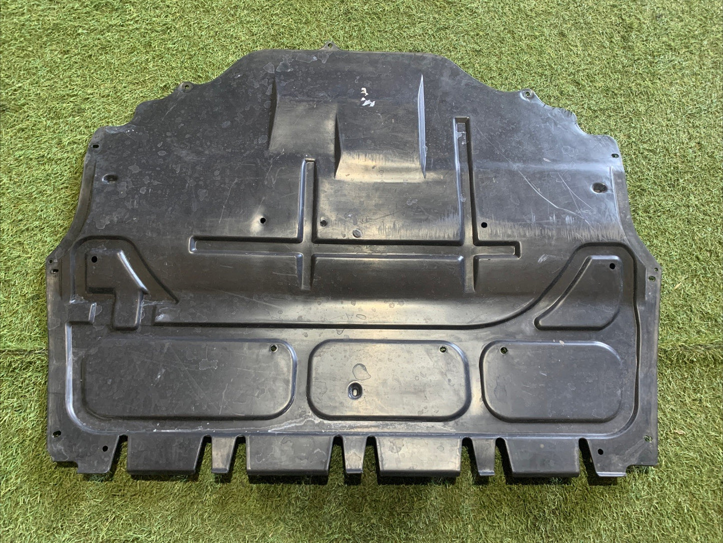 PROTEZIONE SOTTO MOTORE VOLKSWAGEN POLO 6R 2010 6R0825902