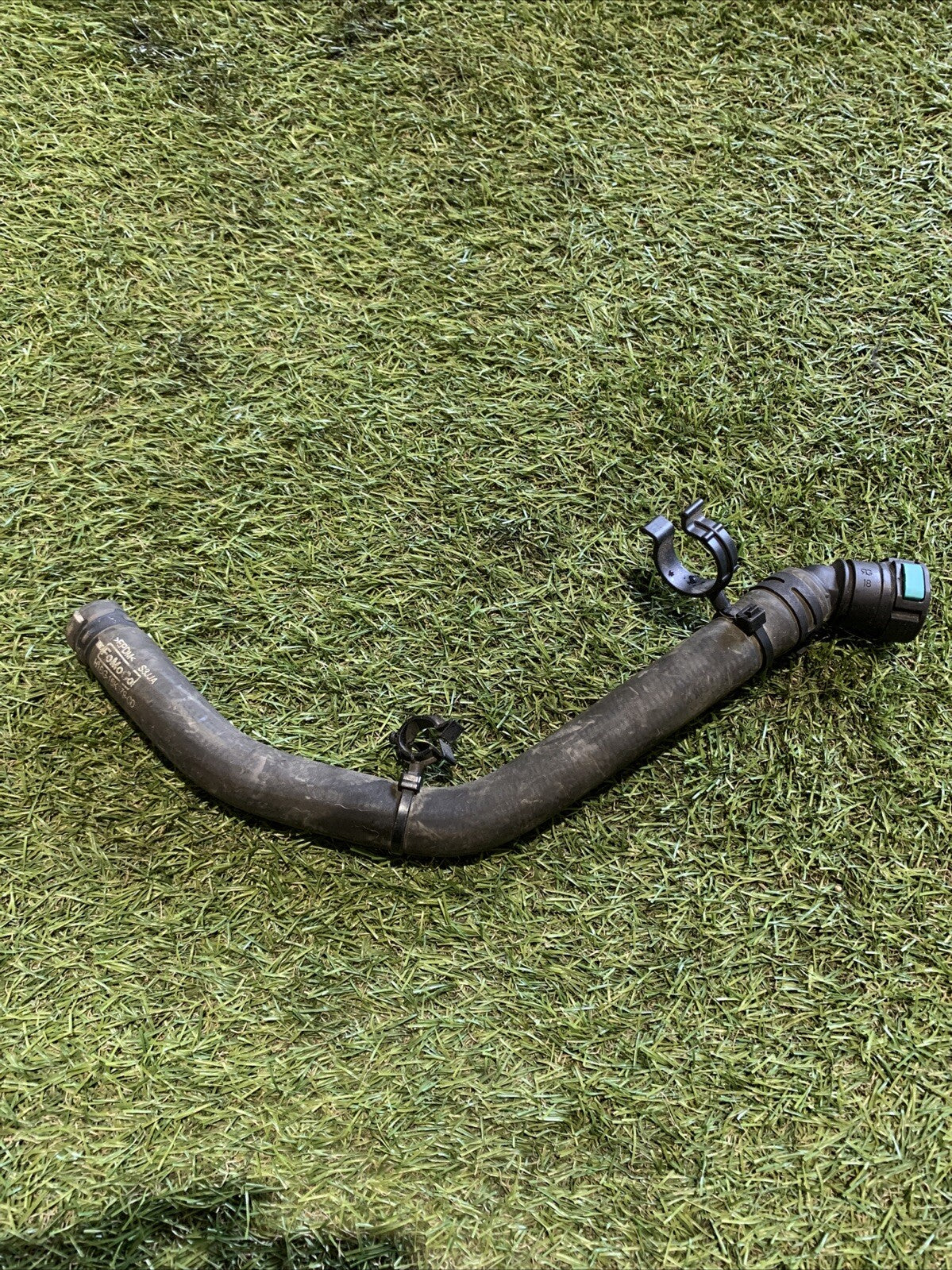 H1BG-18K579-CD MANICOTTO TUBO ACQUA LIQUIDO RAFFREDDAMENTO FORD FIESTA 1.1 B