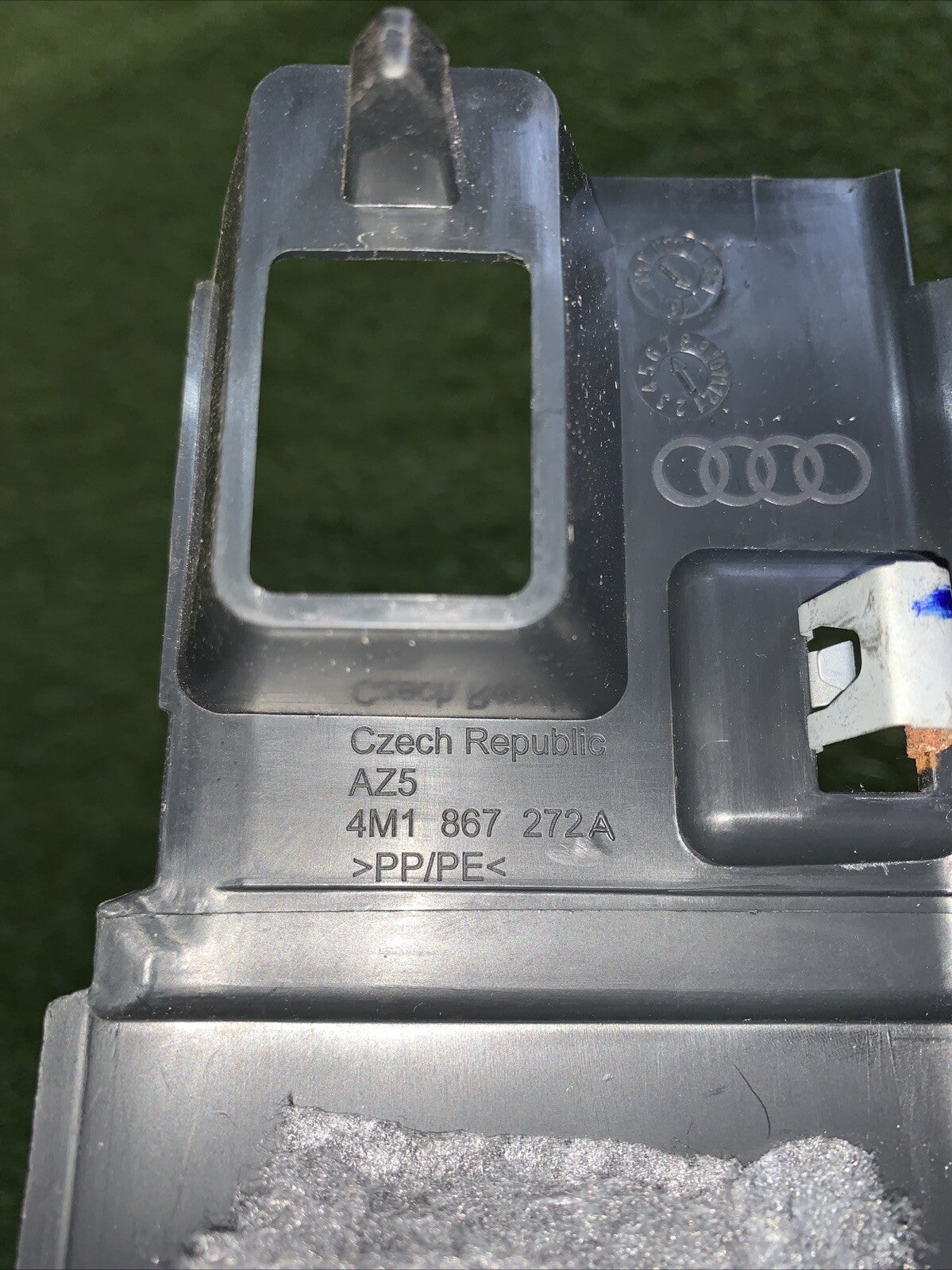 RIVESTIMENTO VANO PIEDI LATERALE ANTERIORE DESTRO AUDI Q7 2016 4M1867272A