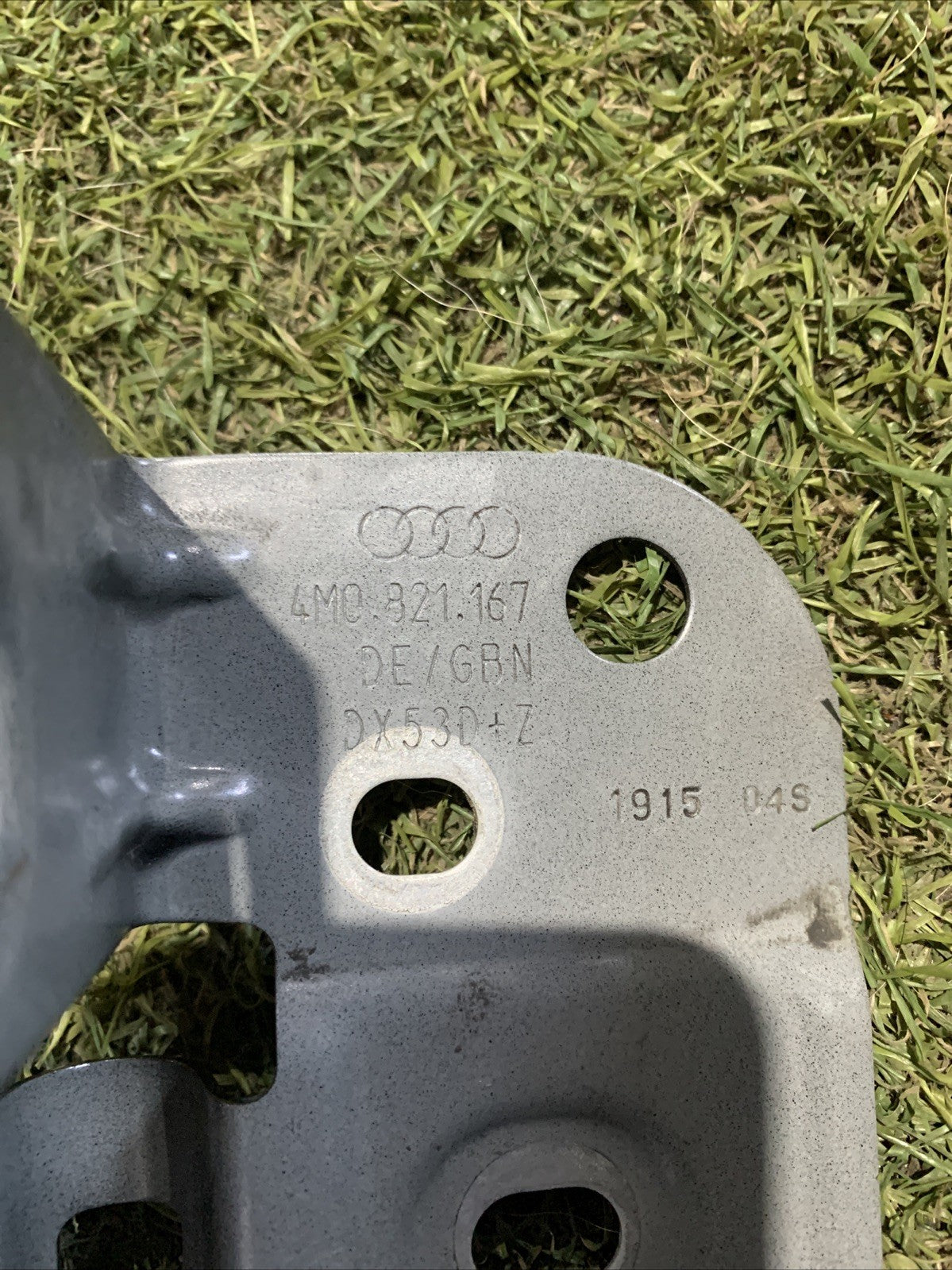 Supporto Parafango Anteriore Sinistro Audi Q7 2016￼ 4M0821167