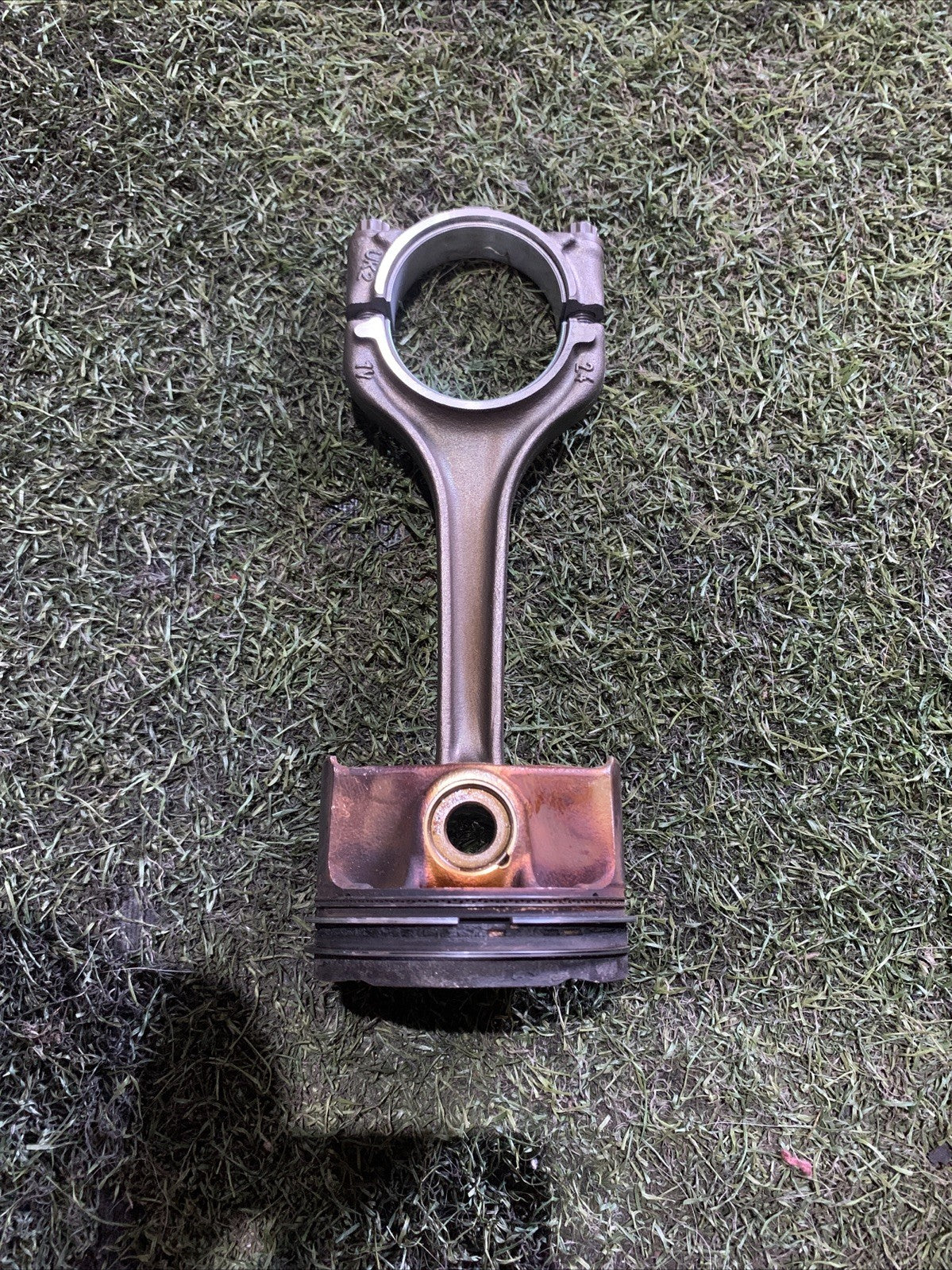 Pistone Motore Volkswagen Polo 2024 1.0 benzina DKL 04C107065AT (1)