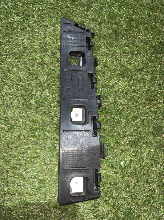 STAFFA DX PARAURTI POSTERIORE Kia Sportage (NQ5) 2023 86652-R2000