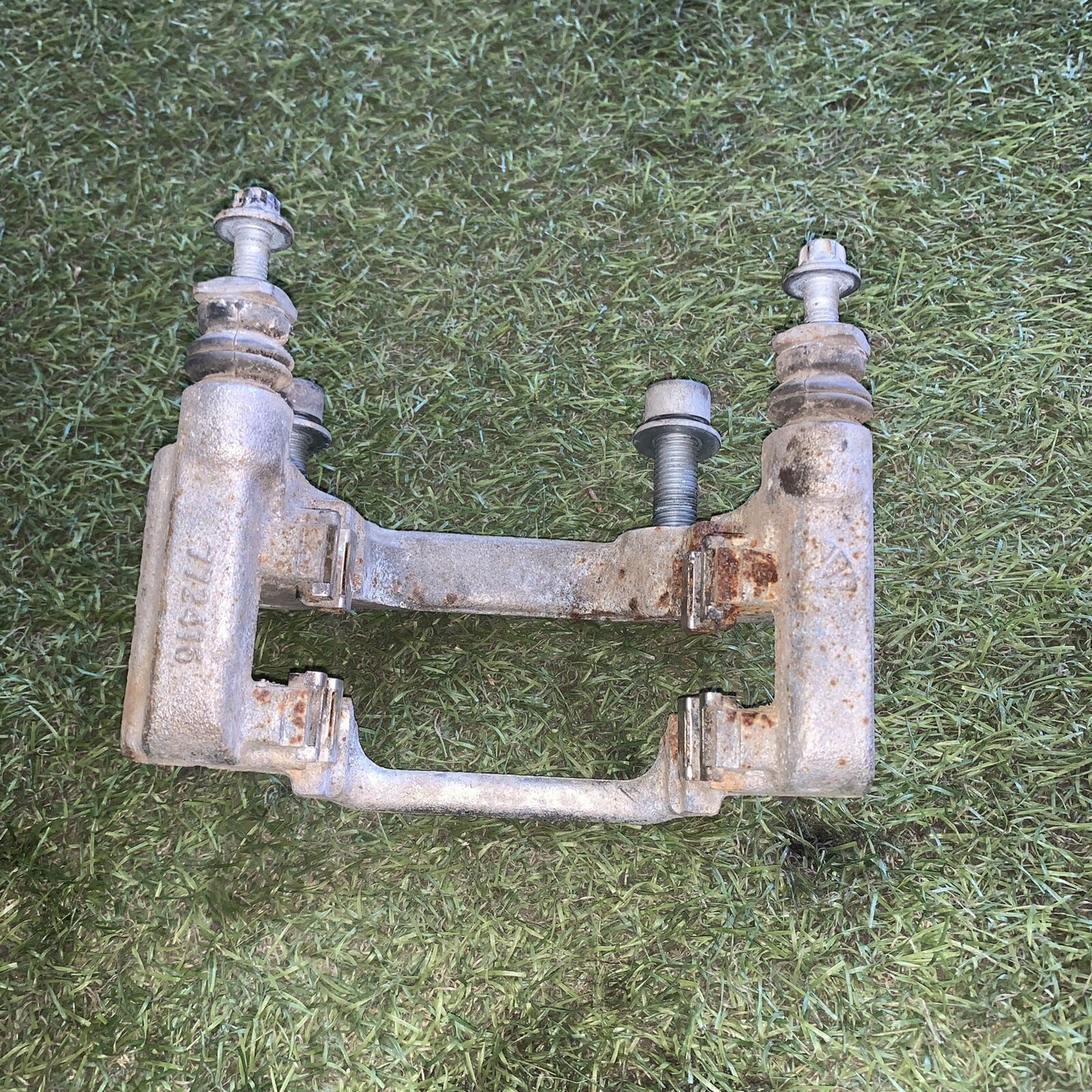 SUPPORTO PINZA FRENO POSTERIORE SX PEUGEOT 3008 DAL 2016 772416