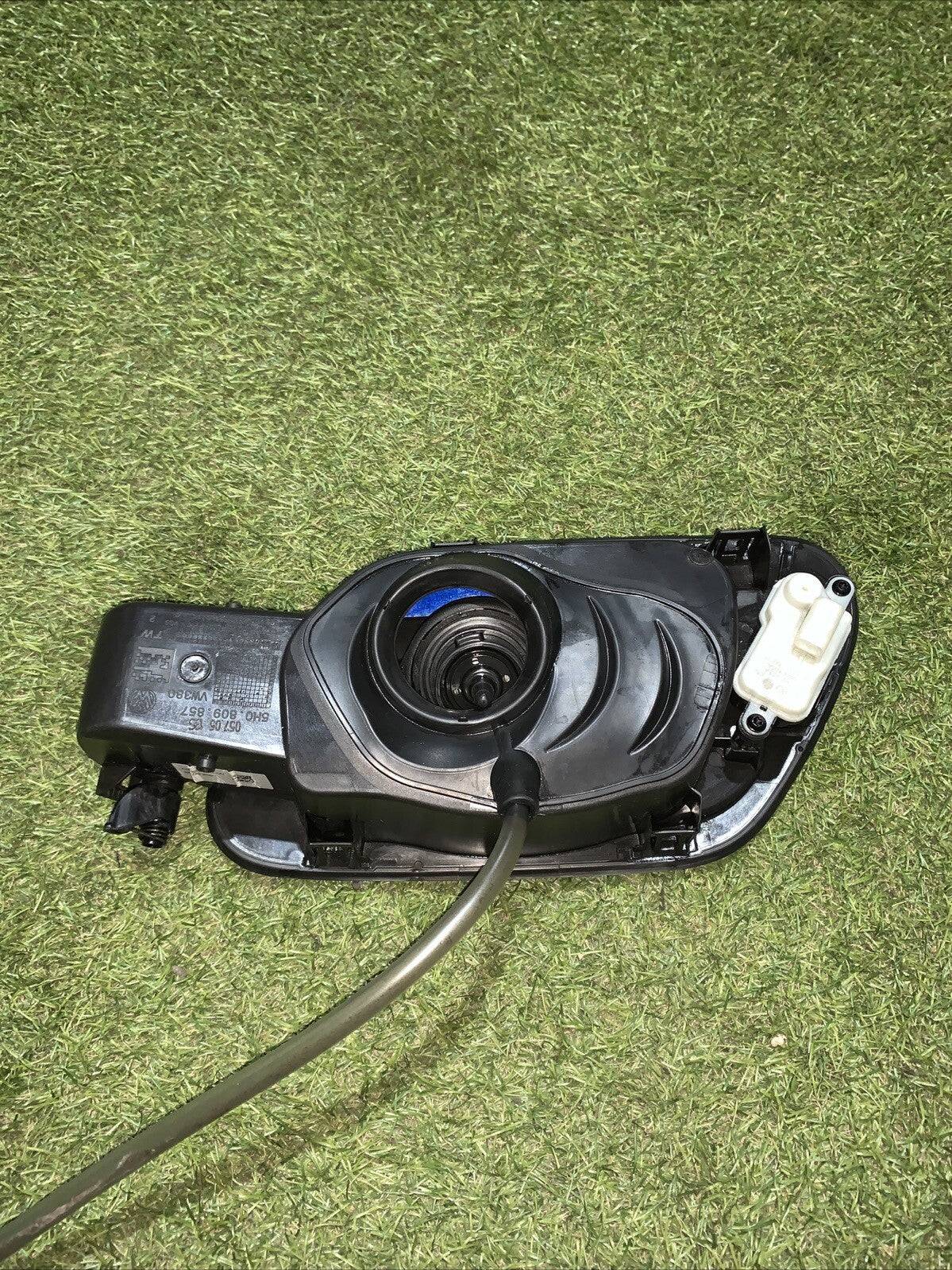 SPORTELLINO CARBURANTE PER VOLKSWAGEN Golf Serie VIII 8 2.0 BENZ 5H0809857 (19 )