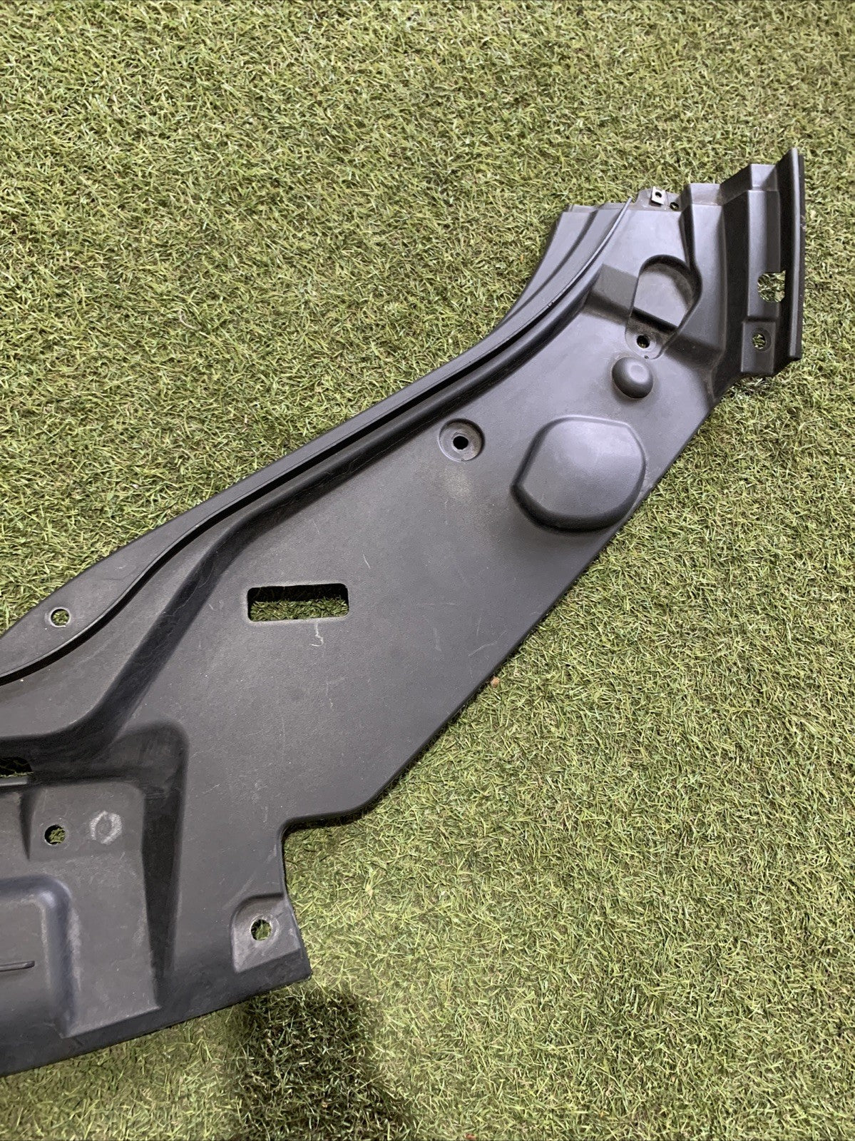 670042318 RIVESTIMENTO SUPERIORE TRAVERSA BATTICOFANO MASERATI LEVANTE