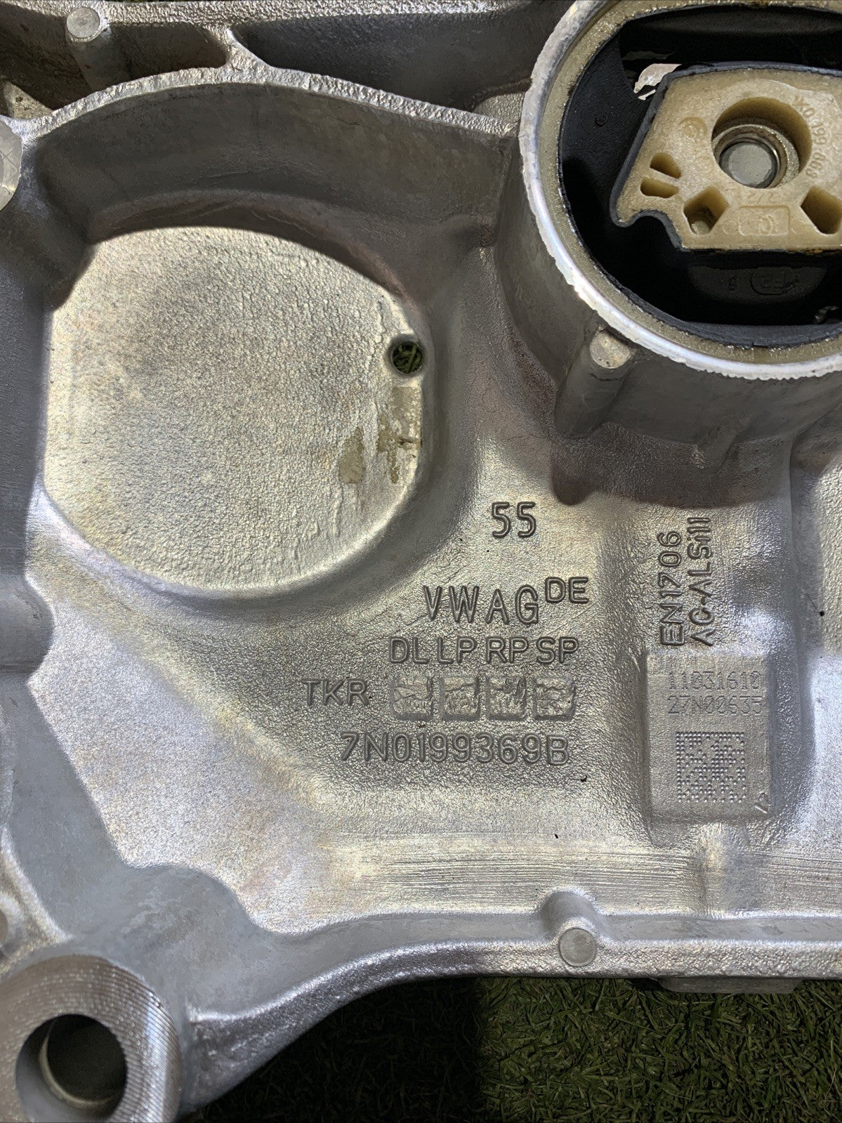 ASSALE CULLA MOTORE ANTERIORE AUDI Q3 (8UB-8UG)  7N0199369B  2016