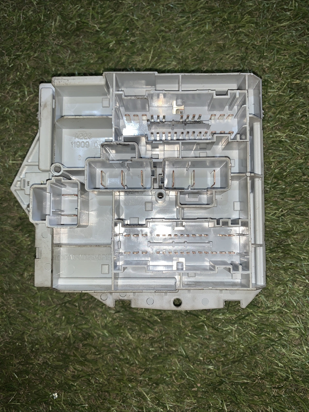 51832042 SCATOLA FUSIBILI FIAT BRAVO (198) 1.6 MULTIJET 16V MAN 6M KW77-105CV(2)