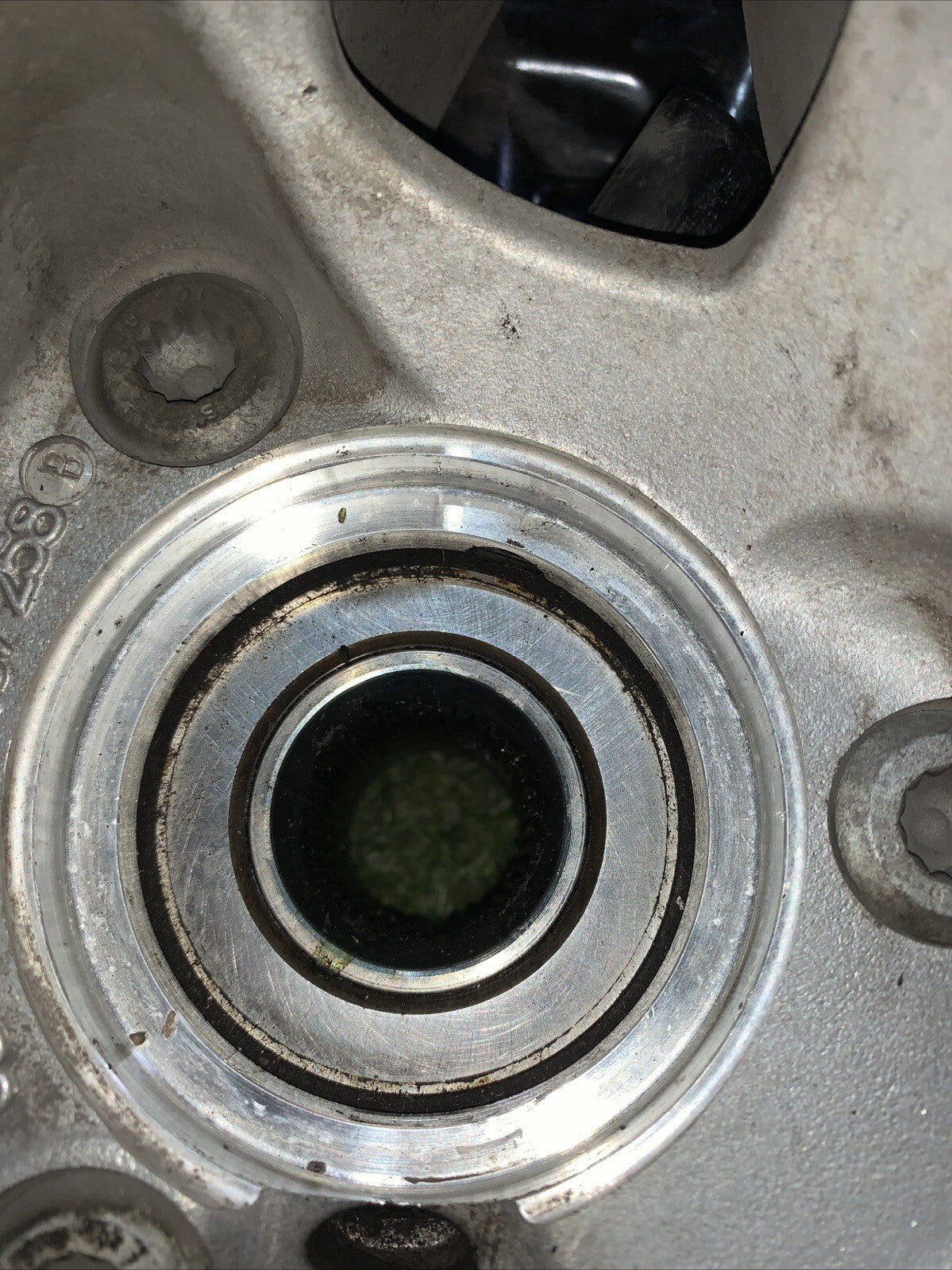 Mozzo Montante Fusello Anteriore Destro Volkswagen Golf 8R 2.0 Benzina