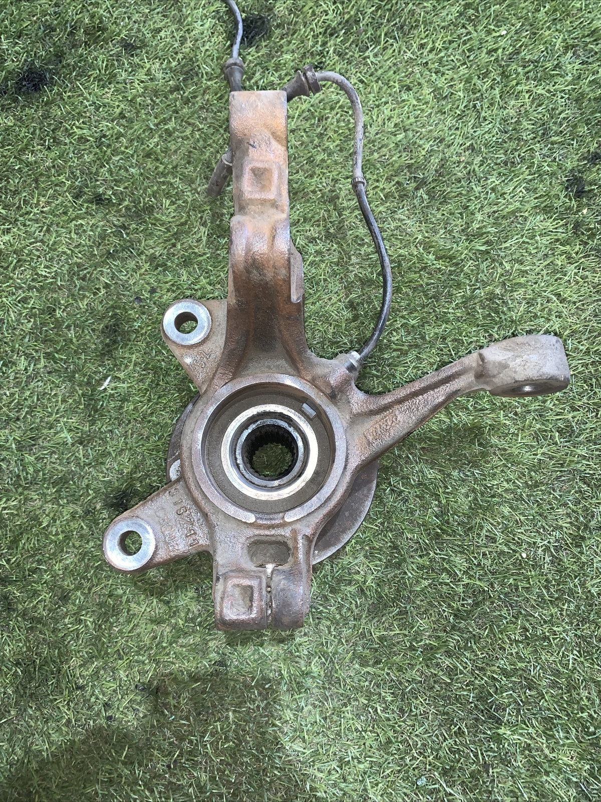 8V51-3K170-DA MOZZO MONTANTE ANTERIORE DESTRO FORD FIESTA 2011 1.4 Diesel