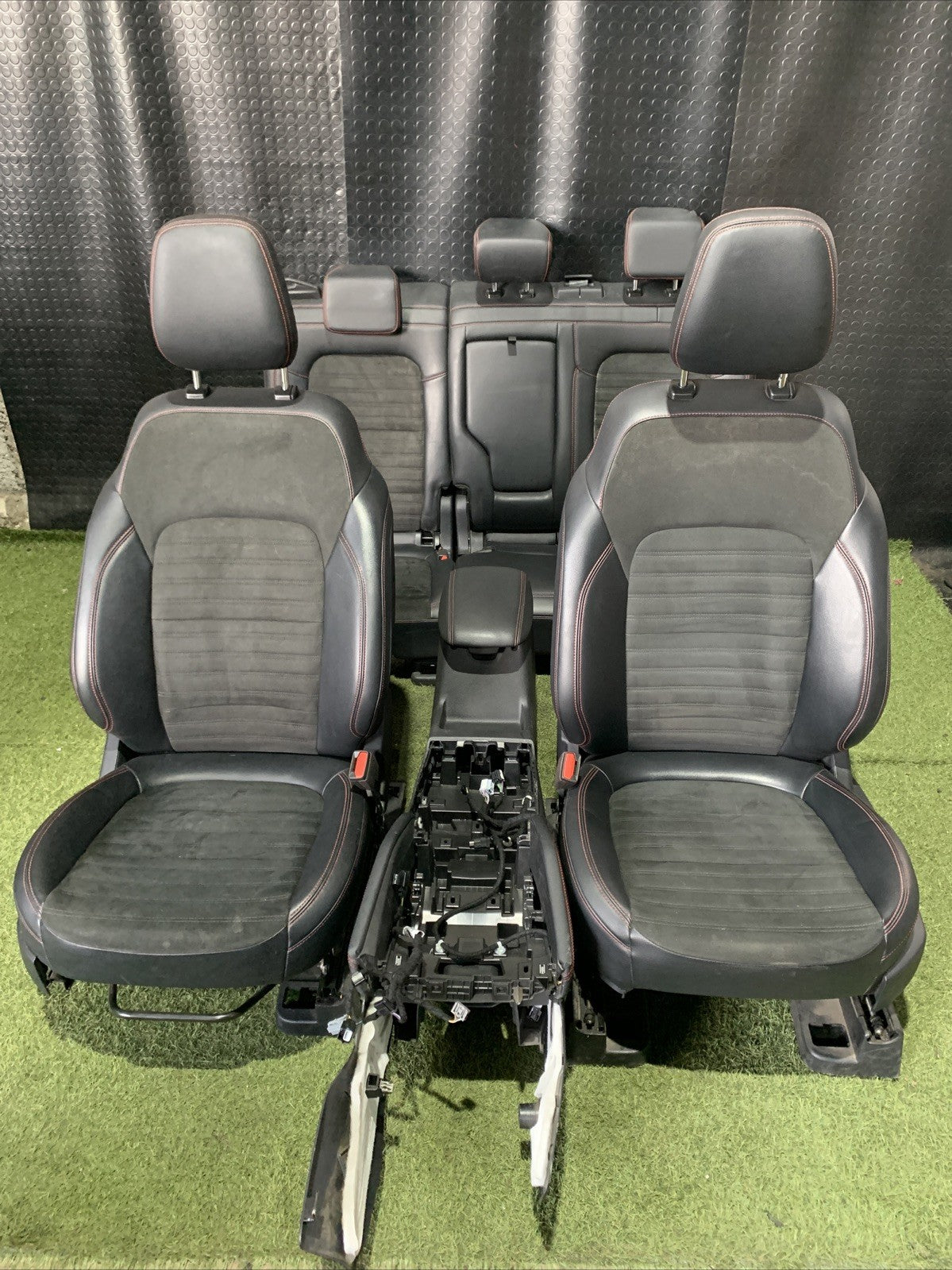 Tappezzeria Completa Sedili Interni Ford Kuga 2022 ST LINE