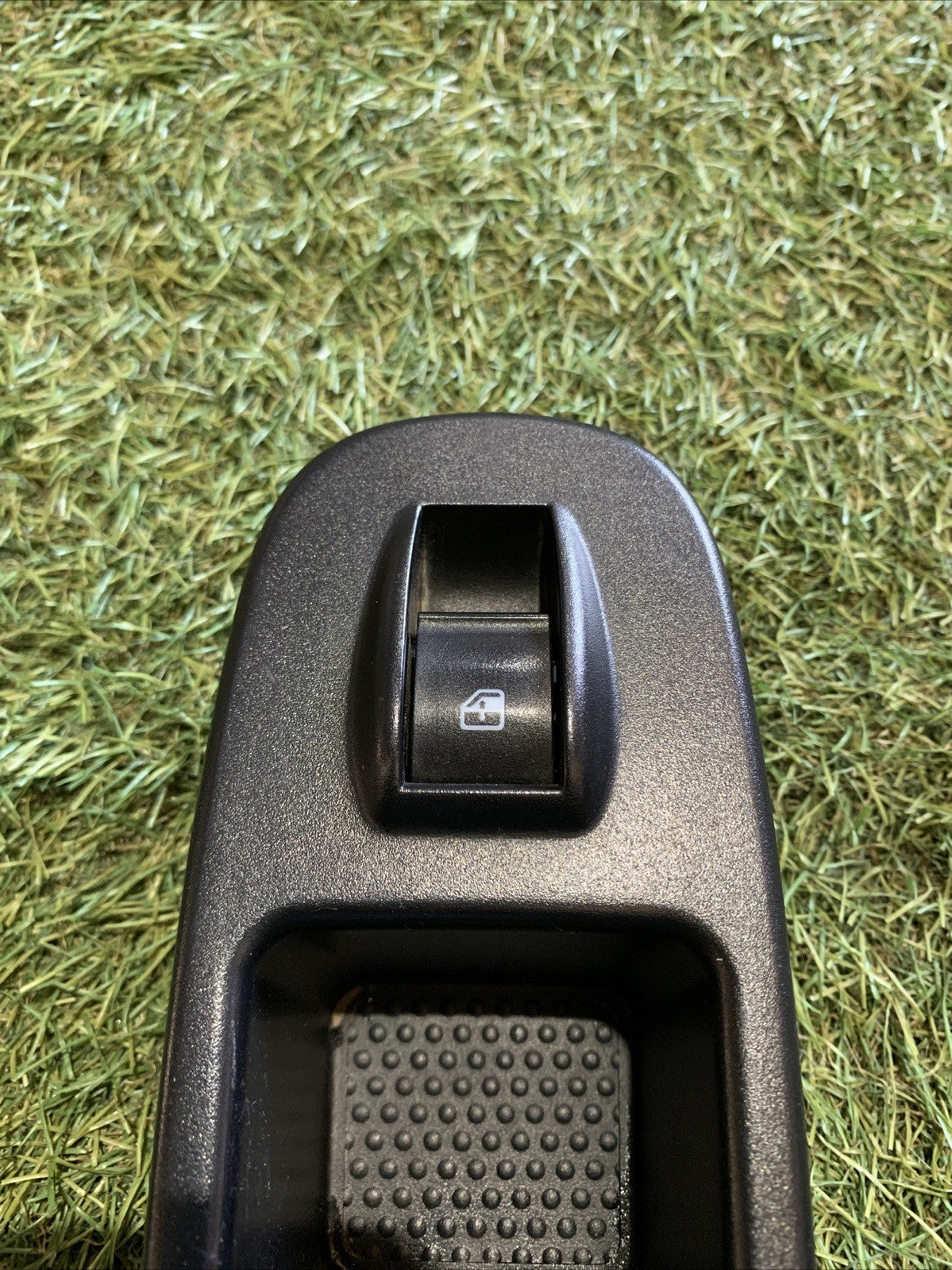 PULSANTIERA ANTERIORE DESTRA PER FIAT 500 L 2018 7356631960