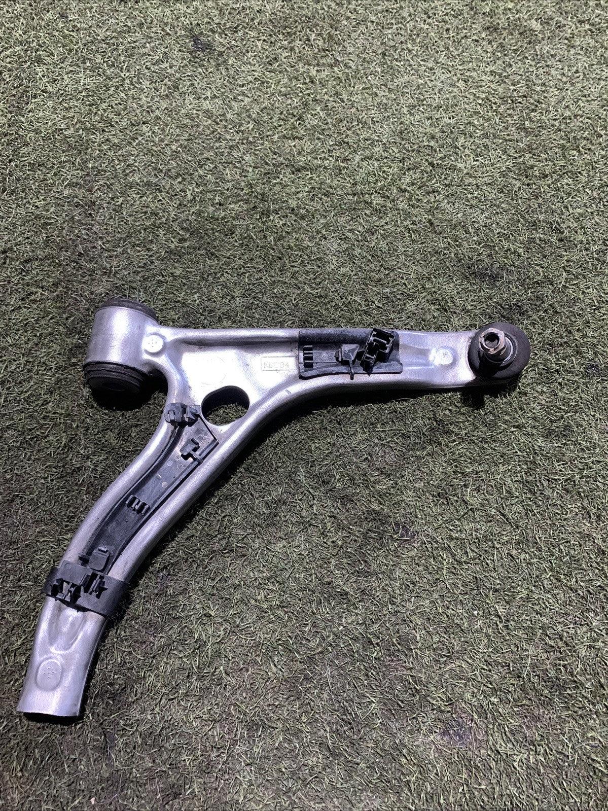 BRACCIO OSCILLANTE ANTERIORE DESTRO MERCEDES GLA 200 D W156 A1563300200