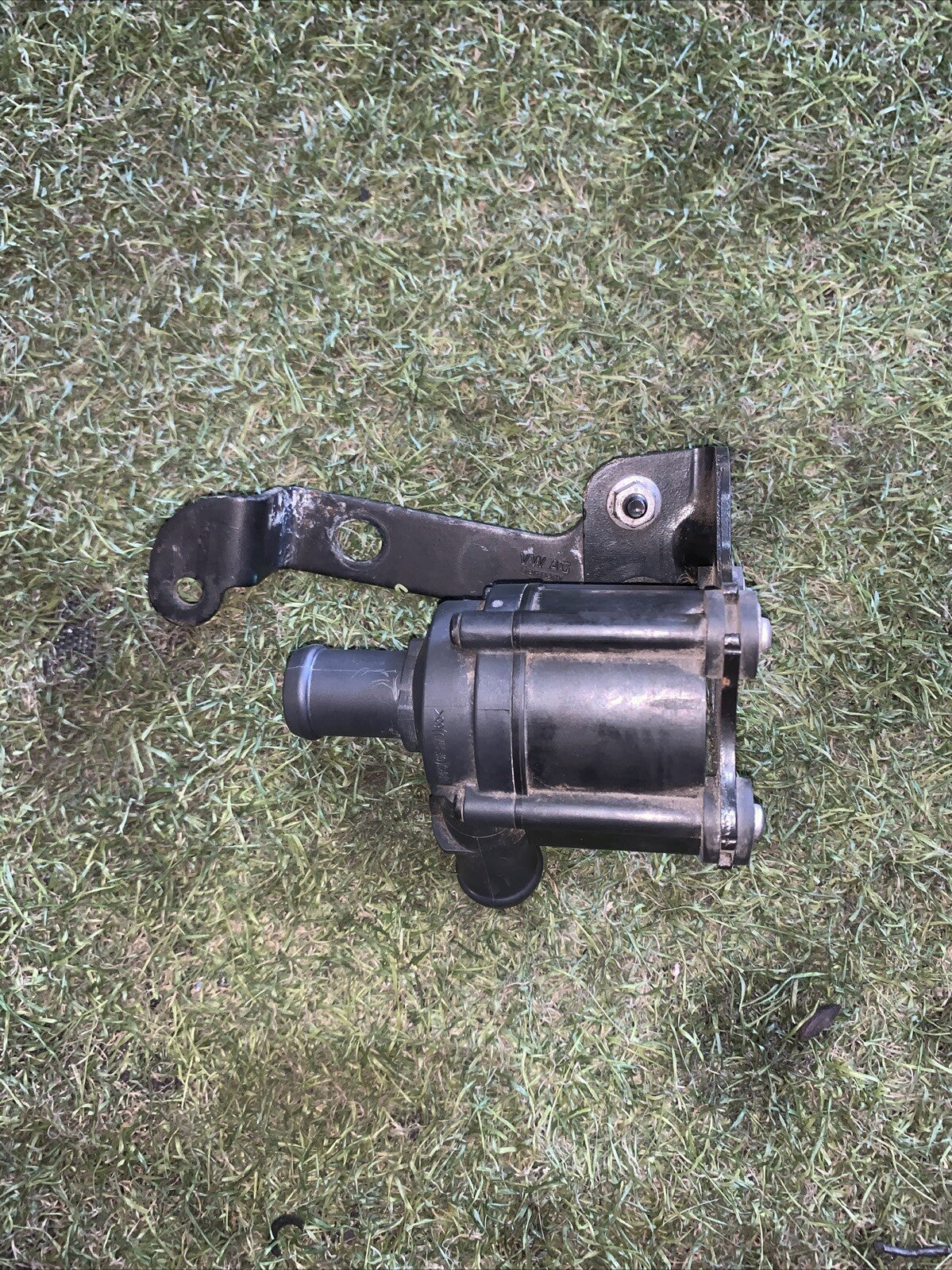 Pompa Acqua Supplementare Volkswagen Golf 7.5 GTI 2.0 Benzina 5Q0965561B