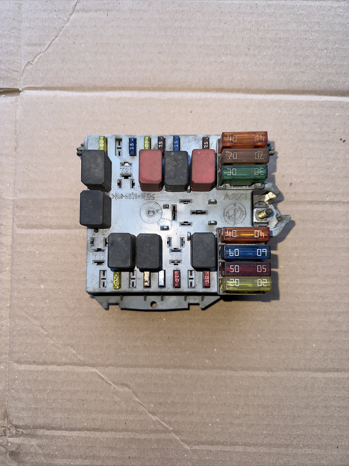 46778450 CENTRALINA PORTAFUSIBILI FUSIBILI FIAT PUNTO ( 188 ) 2 1.9 JTD DIESEL 8