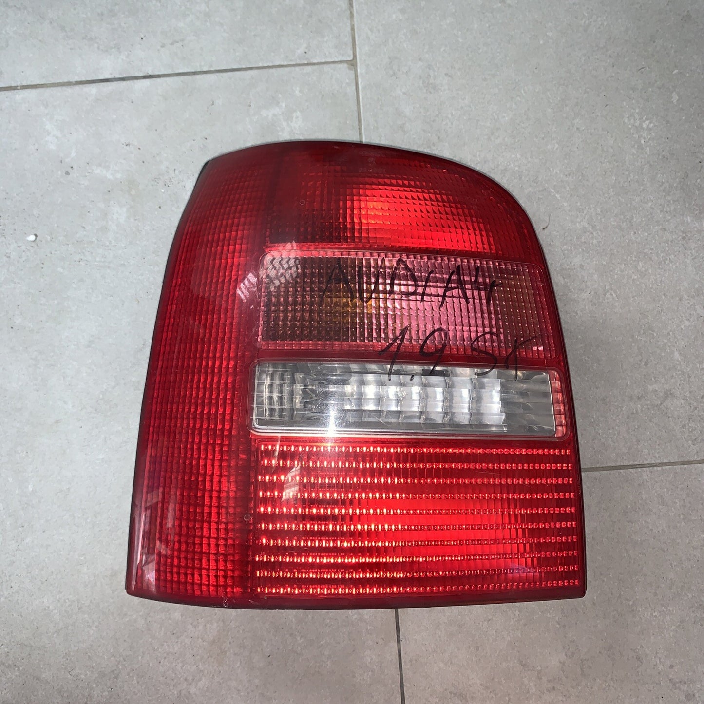 8D9945095D STOP FANALE POSTERIORE SINISTRO AUDI A4 Avant (8D)