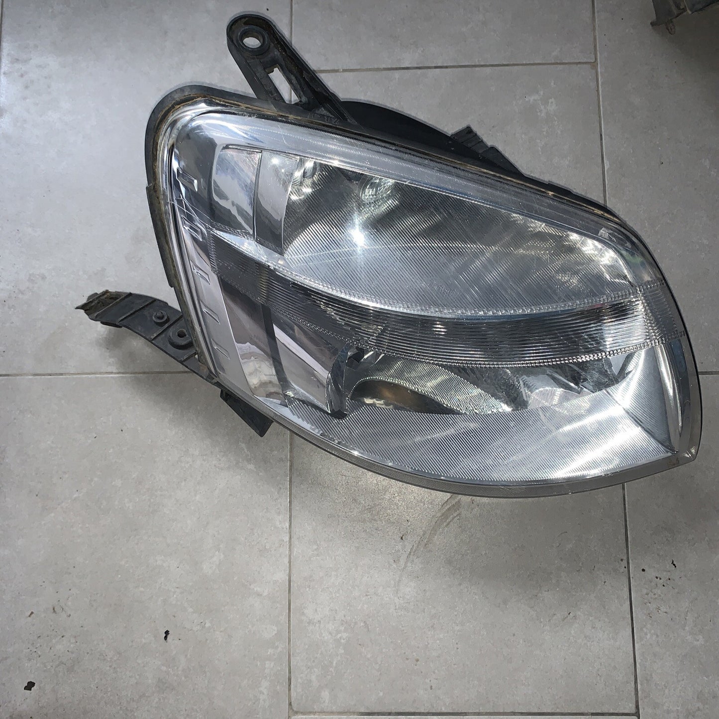 Faro Anteriore DX Citroen Berlingo Peugeot Partner