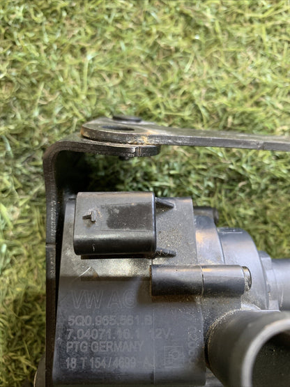 Pompa Acqua Supplementare Volkswagen Golf 7.5 GTI 2.0 Benzina 5Q0965561B