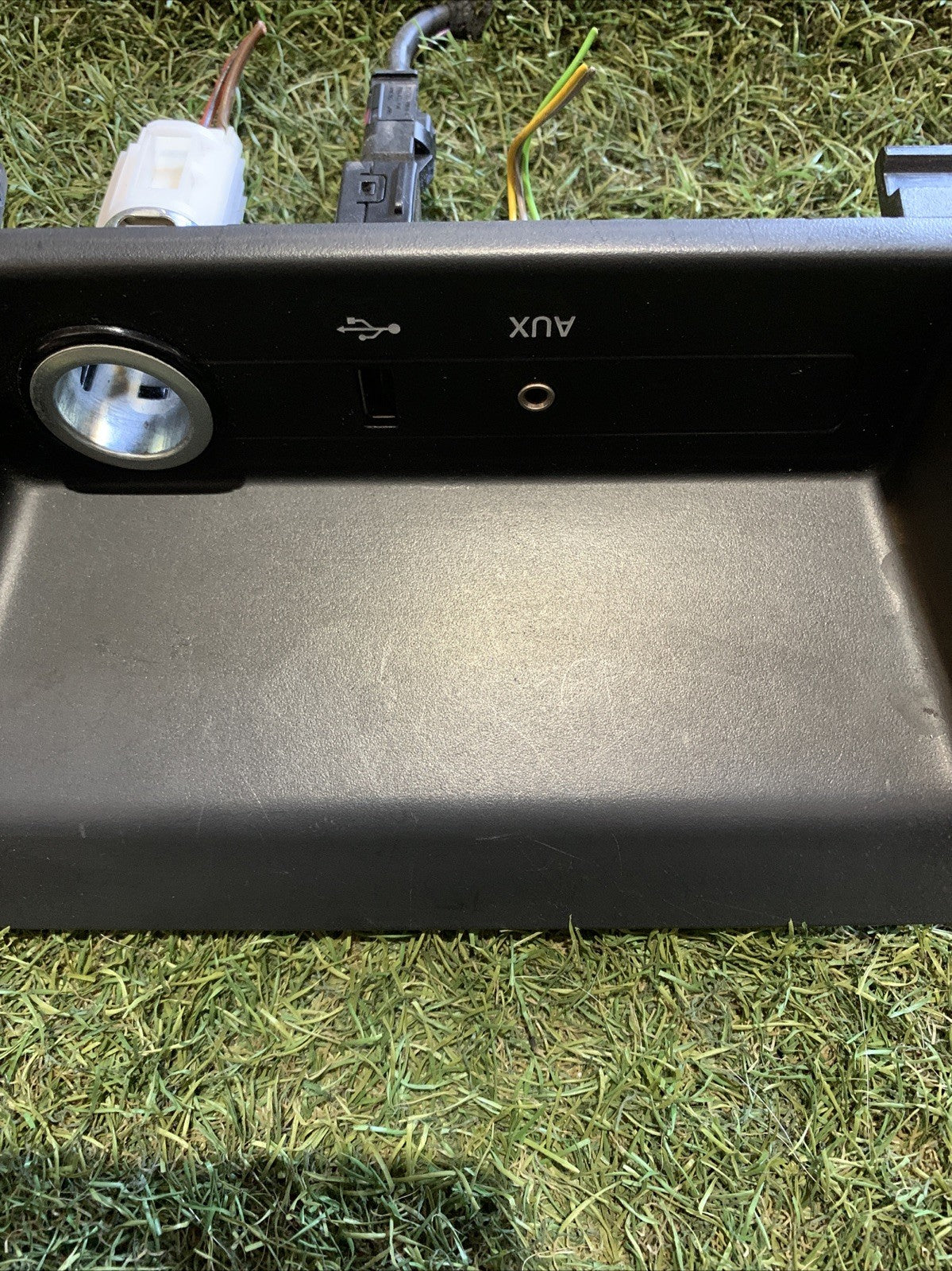 PRESA AUX/USB PER SKODA Fabia 3° Serie 6V0857367A (15 )