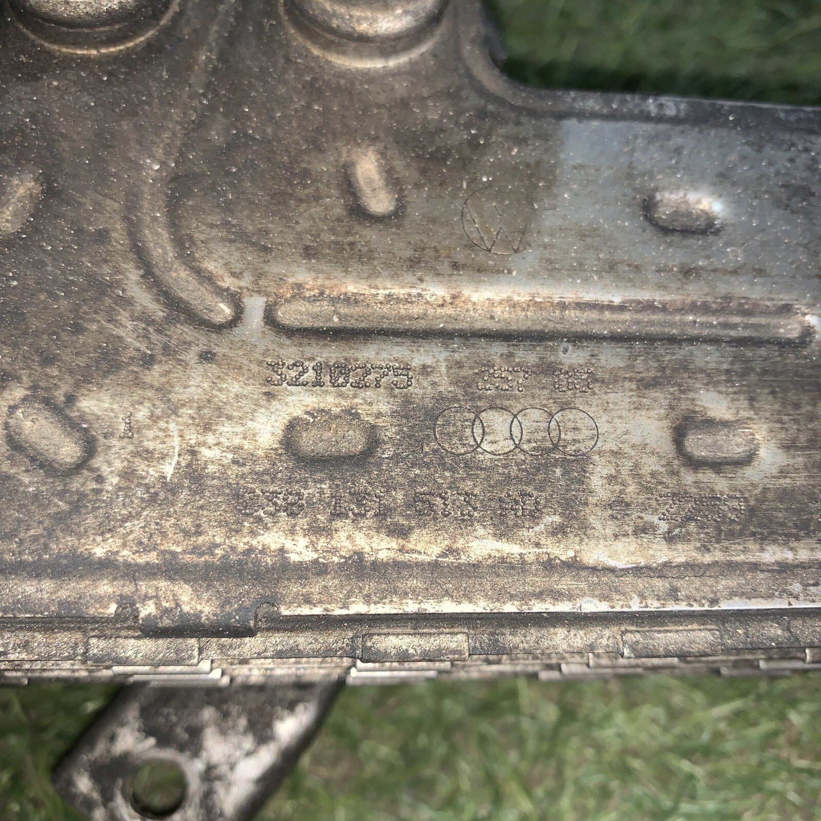 SCAMBIATORE EGR VOLKSWAGEN Golf 5 Berlina 038131513AD BKC Diesel 2005