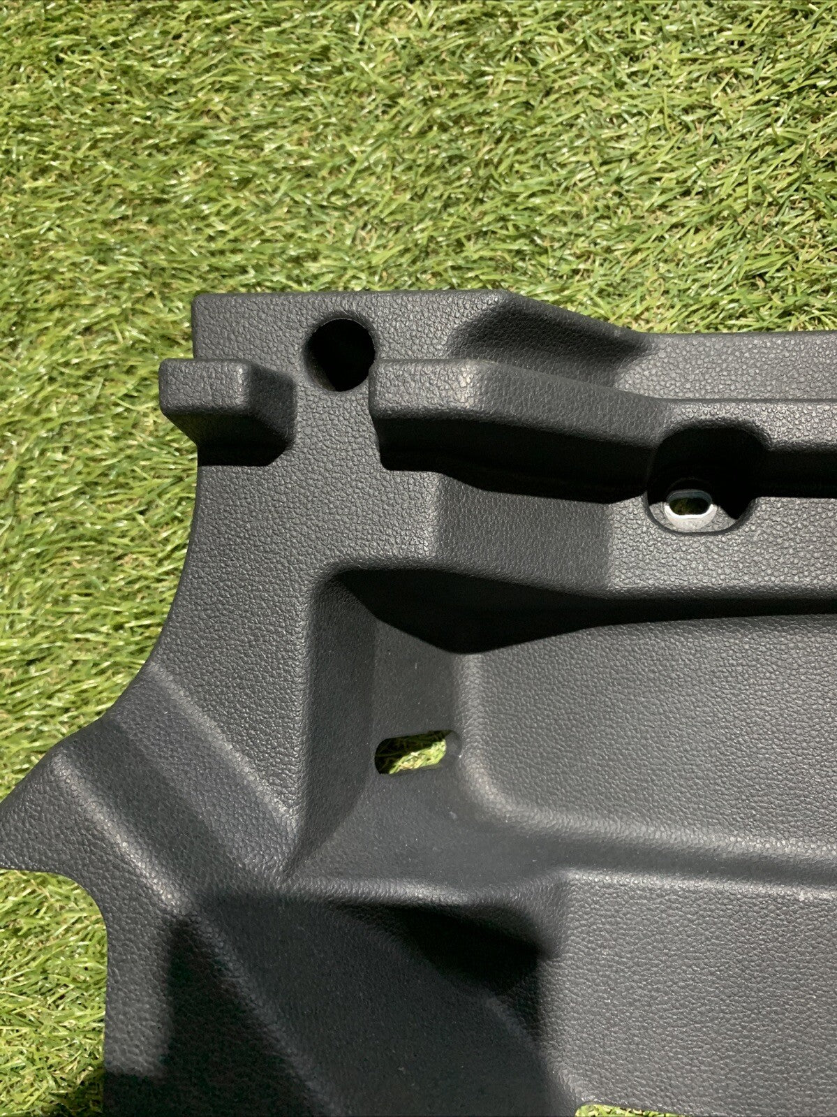 2GM858832 Staffa Di Supporto Ripiano Portaoggetti Lato Dx Per Volkswagen T-Cross