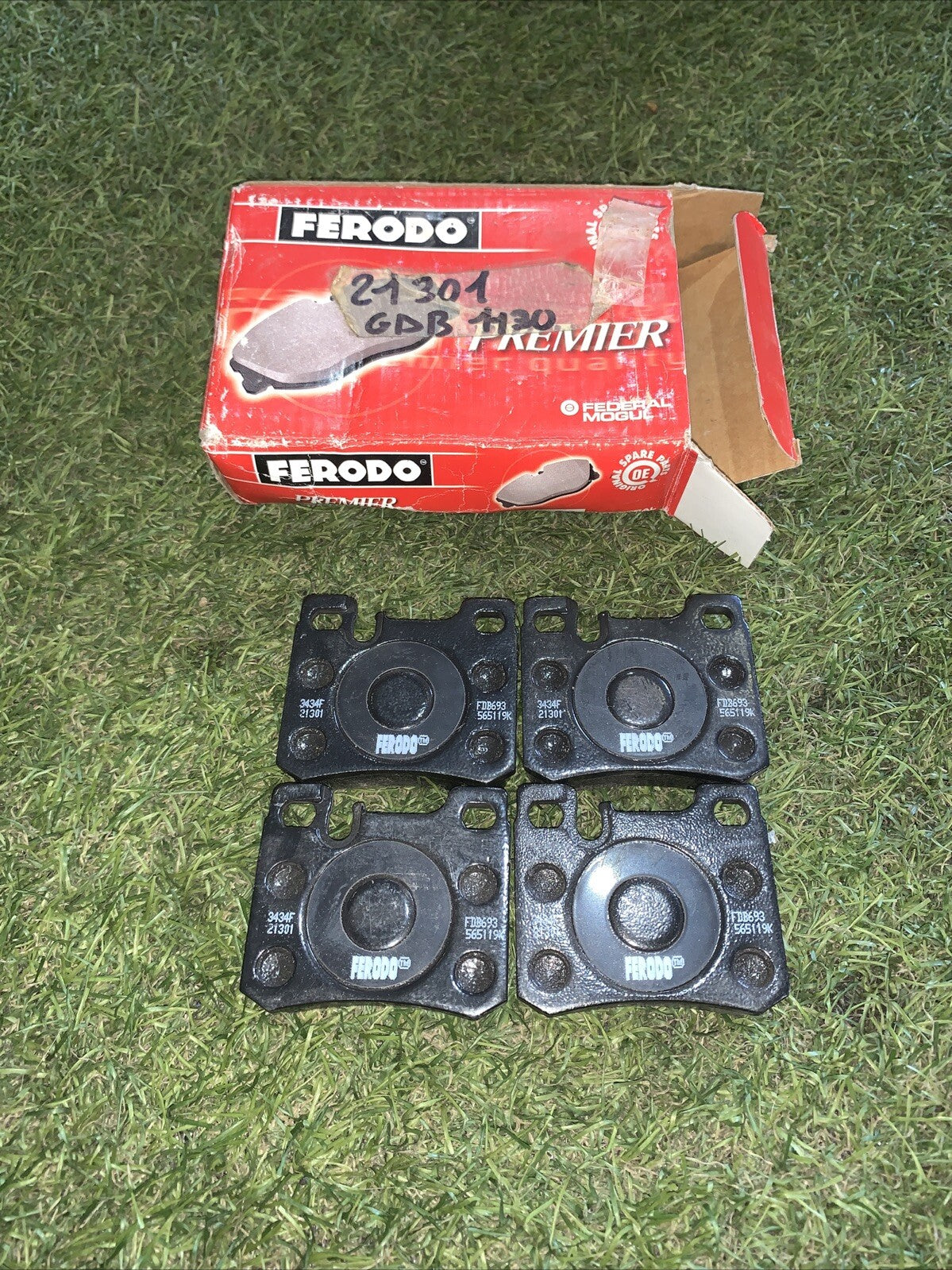 KIT PASTIGLIE FRENO POSTERIORI MERCEDES W 201-C 202 FERODO FDB693