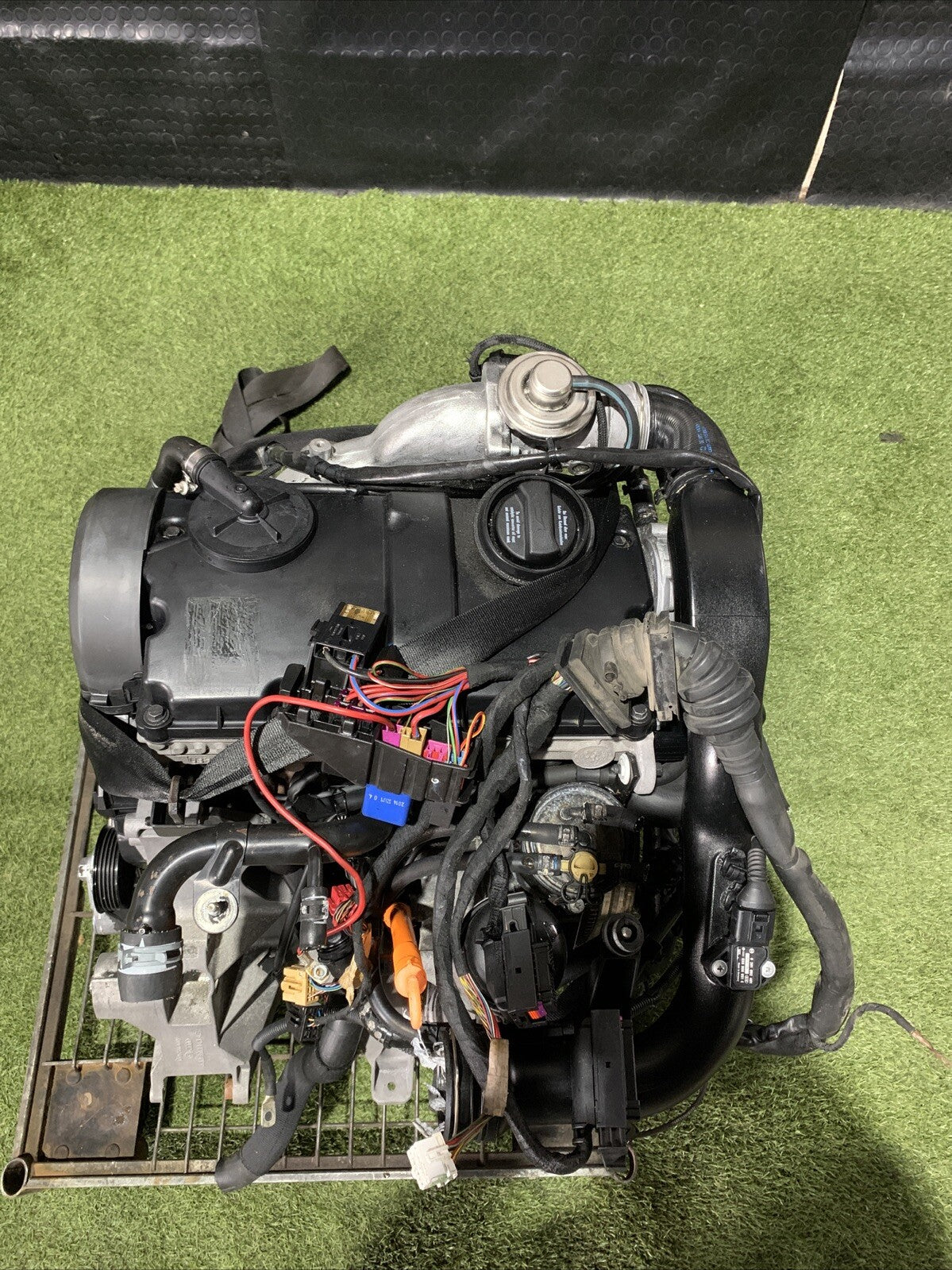 Motore Completo Audi A4 2002 1.9 Diesel AWX