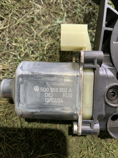 MOTORINO ALZAVETRO ANTERIORE SINISTRO PER VOLKSWAGEN T-Roc Serie 5Q0959802A (17