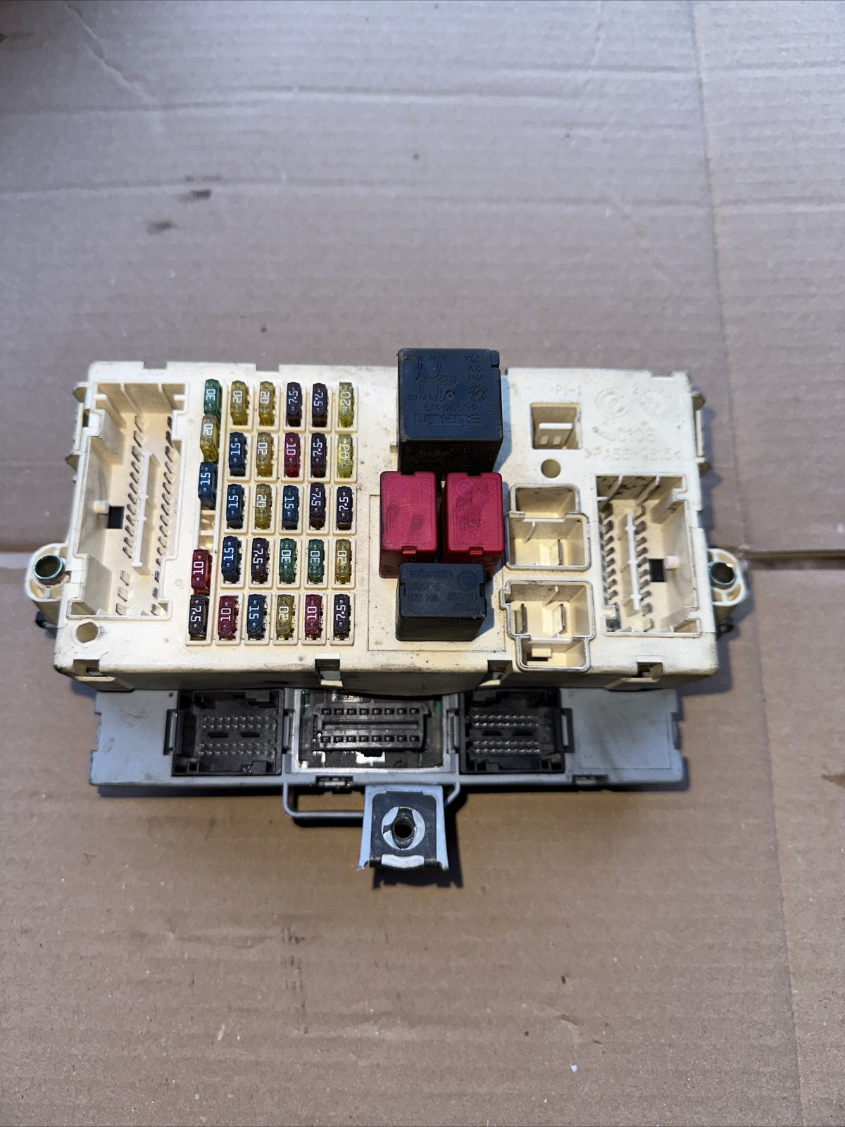 60698107 CENTRALINA PORTA FUSIBILI BODY COMPUTER ALFA ROMEO 147