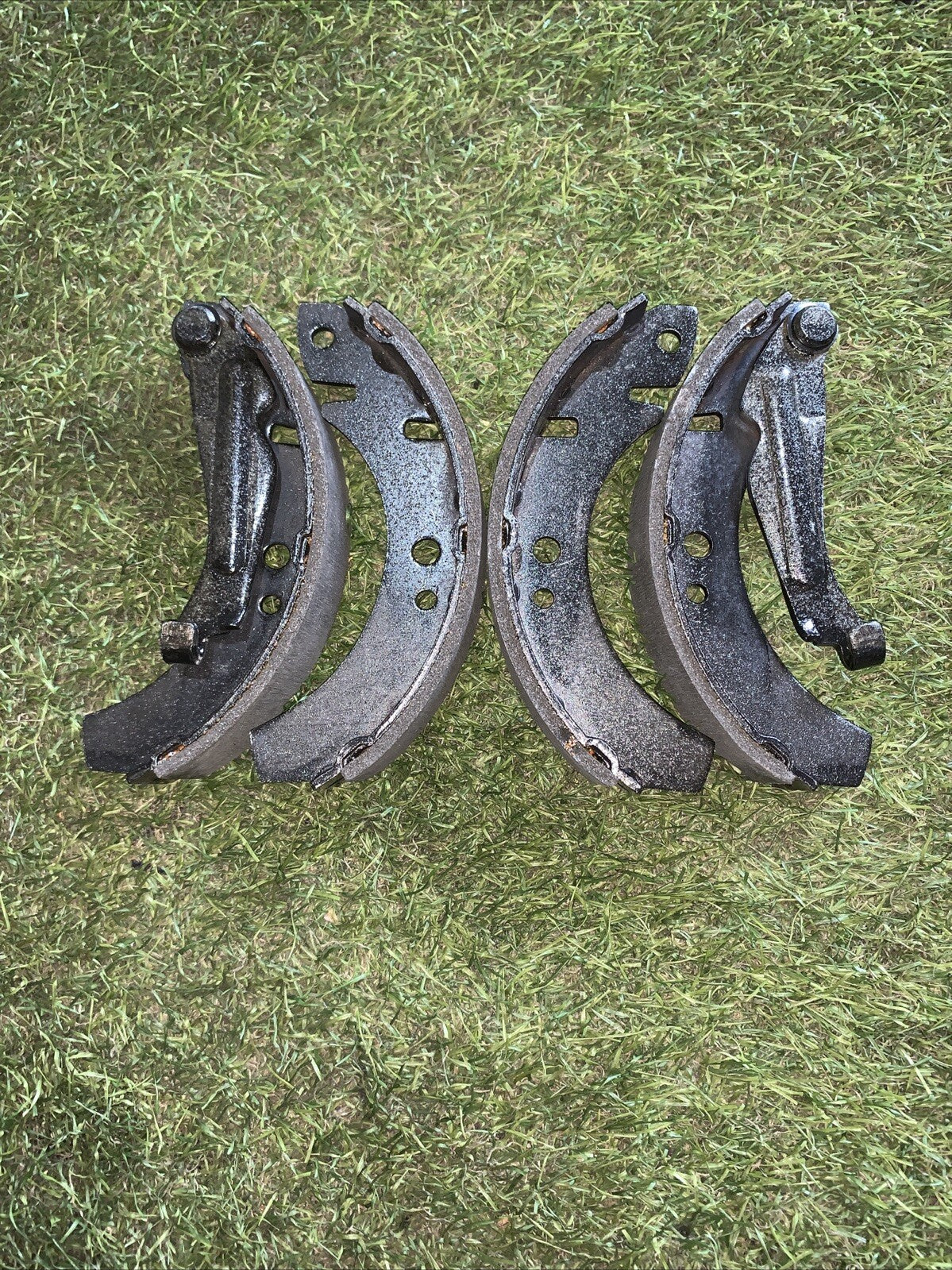 KIT GANASCE FRENO POSTERIORE PER AUDI 80 - VW DERBY, GOLF 1.1, PASSAT D.180x31  