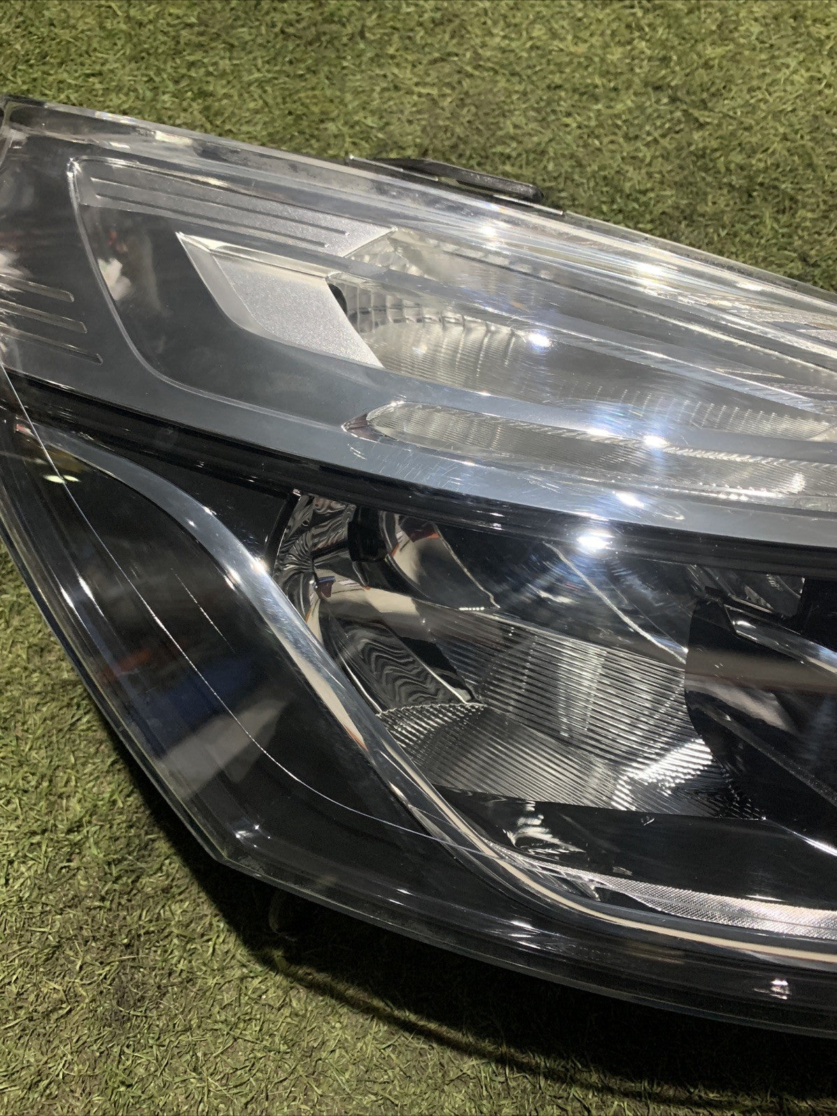 FARO FANALE ANTERIORE DESTRO DX PER RENAULT Clio Serie IV 260100653r (12>19)
