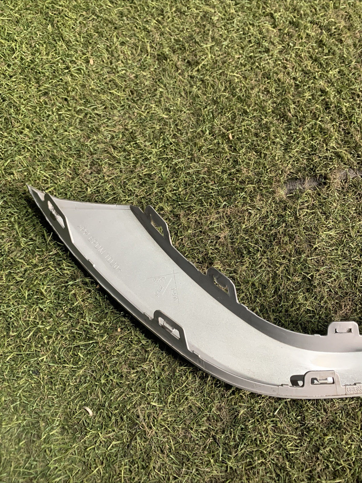 MODANATURA PARAURTI POSTERIORE PER VOLKSWAGEN T-Roc Serie 2GA807725 (17>)