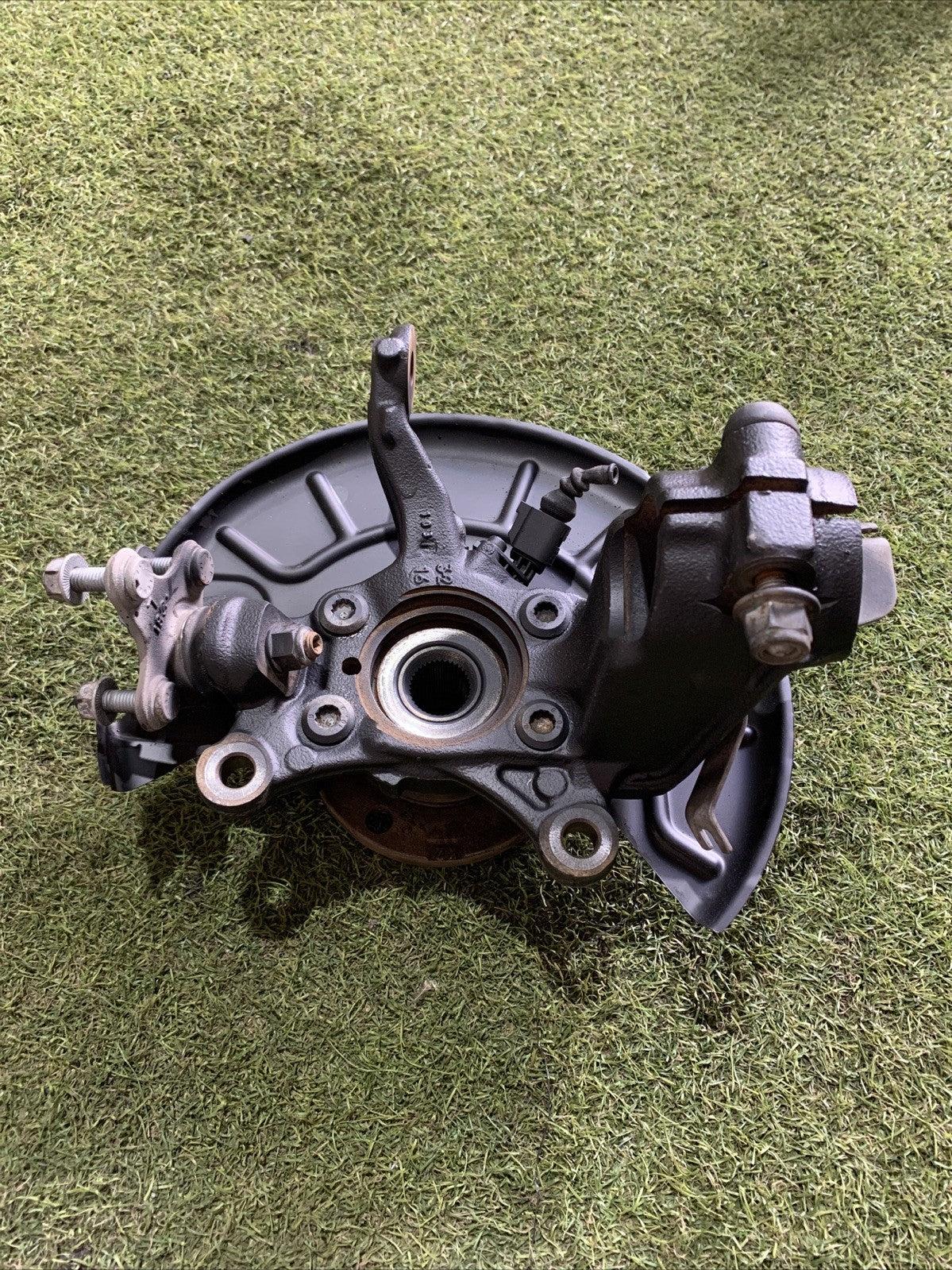 Mozzo Montante Fusello Anteriore Sinistro Audi Q3 8UB 2014-2018 2.0 Diesel