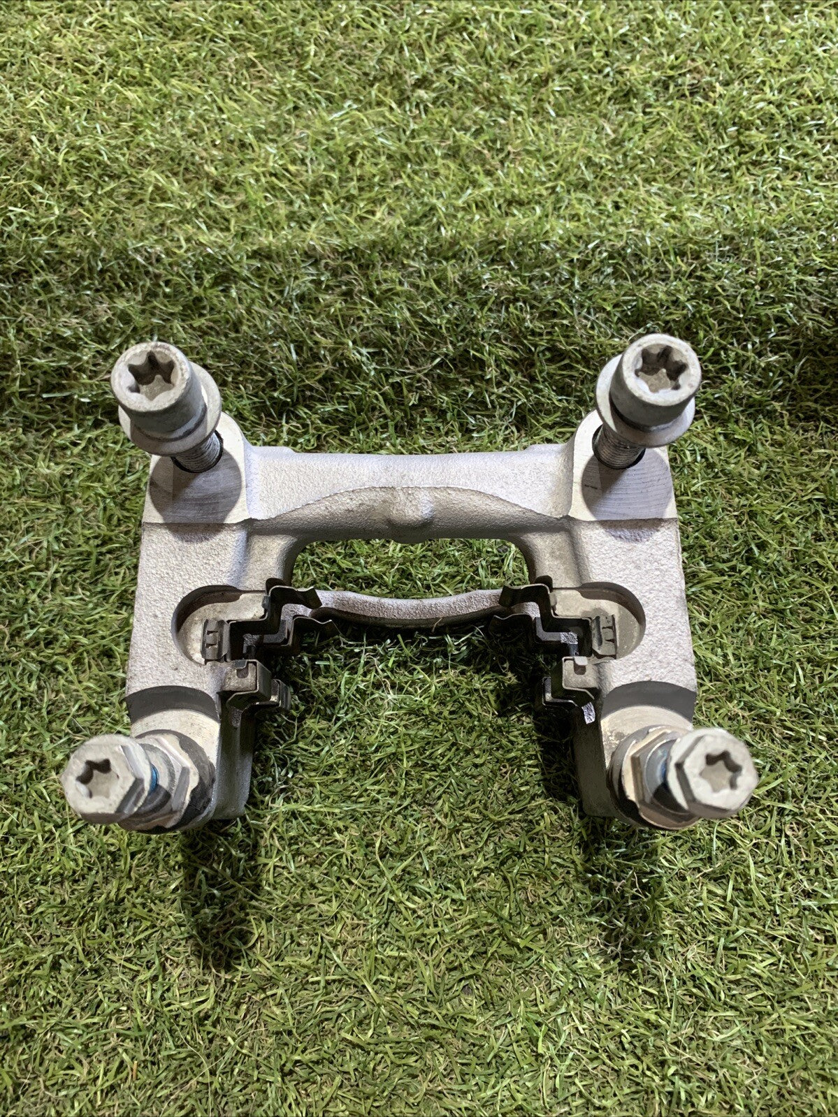 Porta Pinza Freno Posteriore Destra Peugeot 2008 2022 1643574680