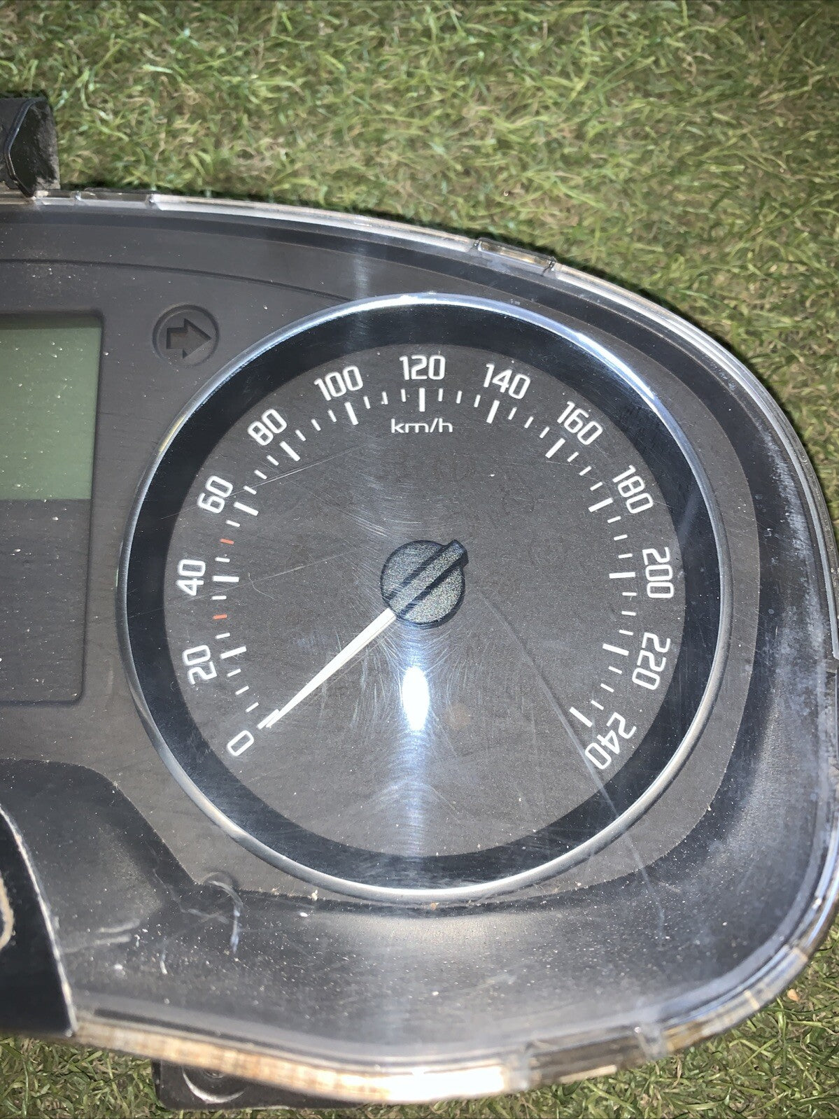 QUADRO QUADRANTE TACHIMETRO STRUMENTO STRUMENTAZIONE SKODA FABIA 2011 1.6 Diesel