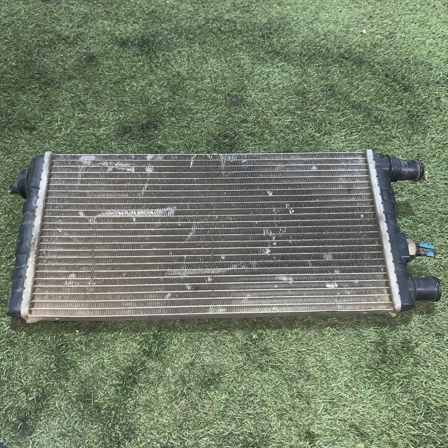 Radiatore Acqua Raffreddamento Motore Per Fiat Cinquecento Seicento 1.1 900 0.9