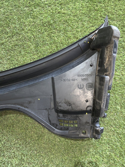 52025006 PLASTICHE PROFILO ESTERNO SOTTO PARABREZZA FIAT Tipo berlina 5P