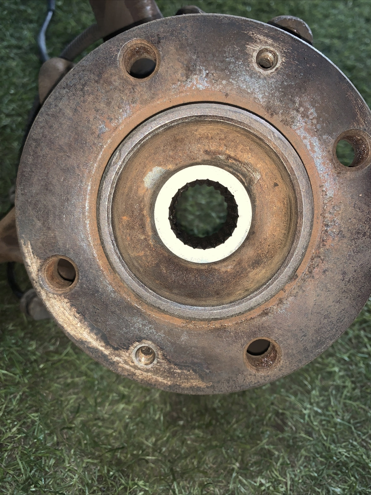 Mozzo montante fusello anteriore destro peugeot 207 1.2